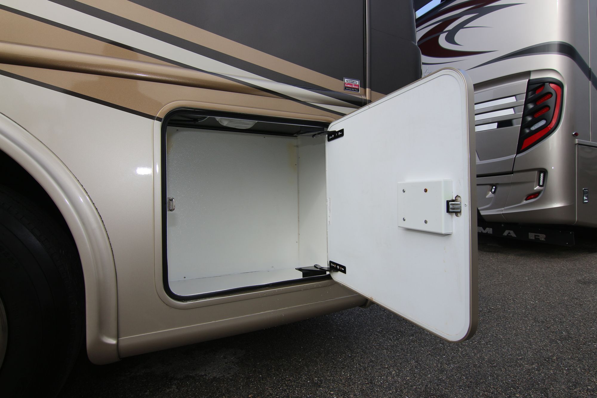 Used 2015 Thor Palazzo 35.1 Class A  For Sale