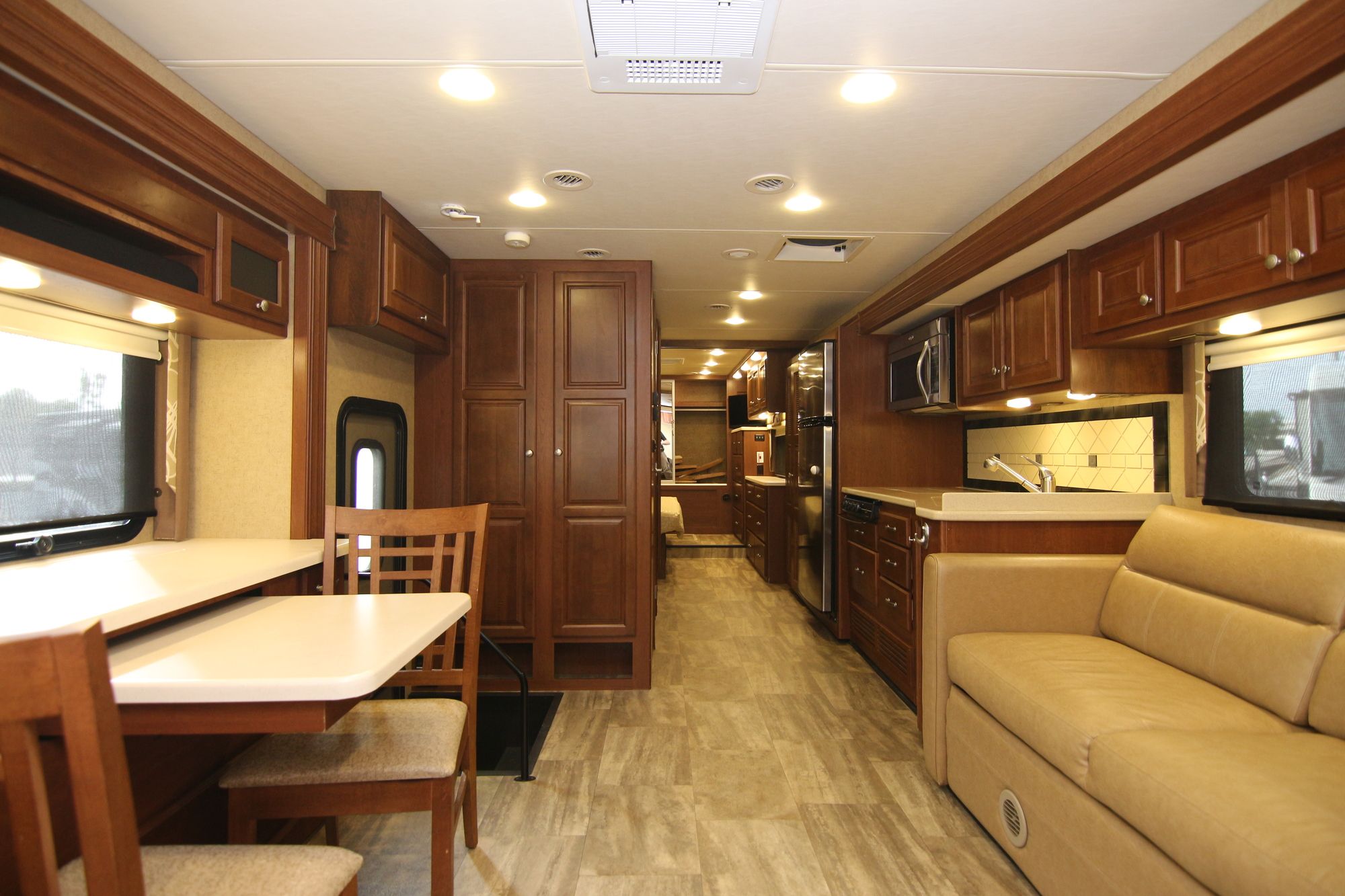 Used 2015 Thor Palazzo 35.1 Class A  For Sale