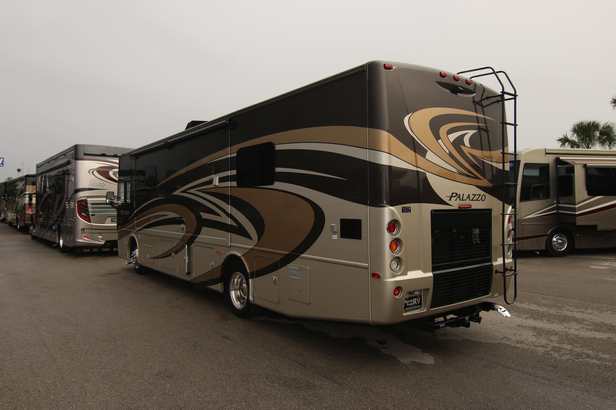 Used 2015 Thor Palazzo 35.1 Class A  For Sale