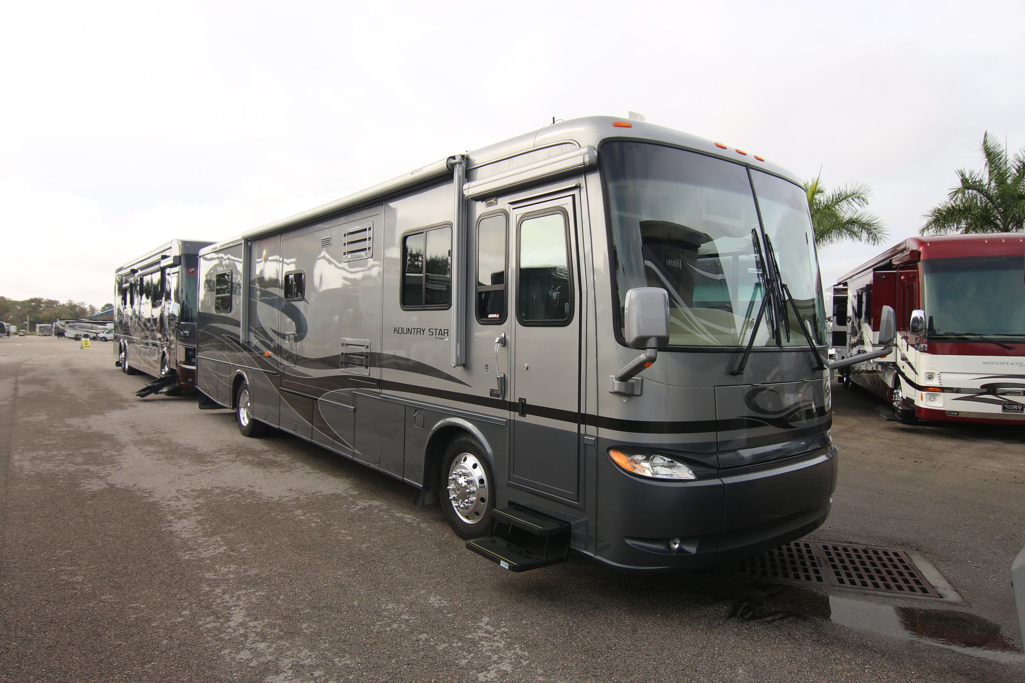 Used 2005 Newmar Kountry Star 3909 Class A  For Sale