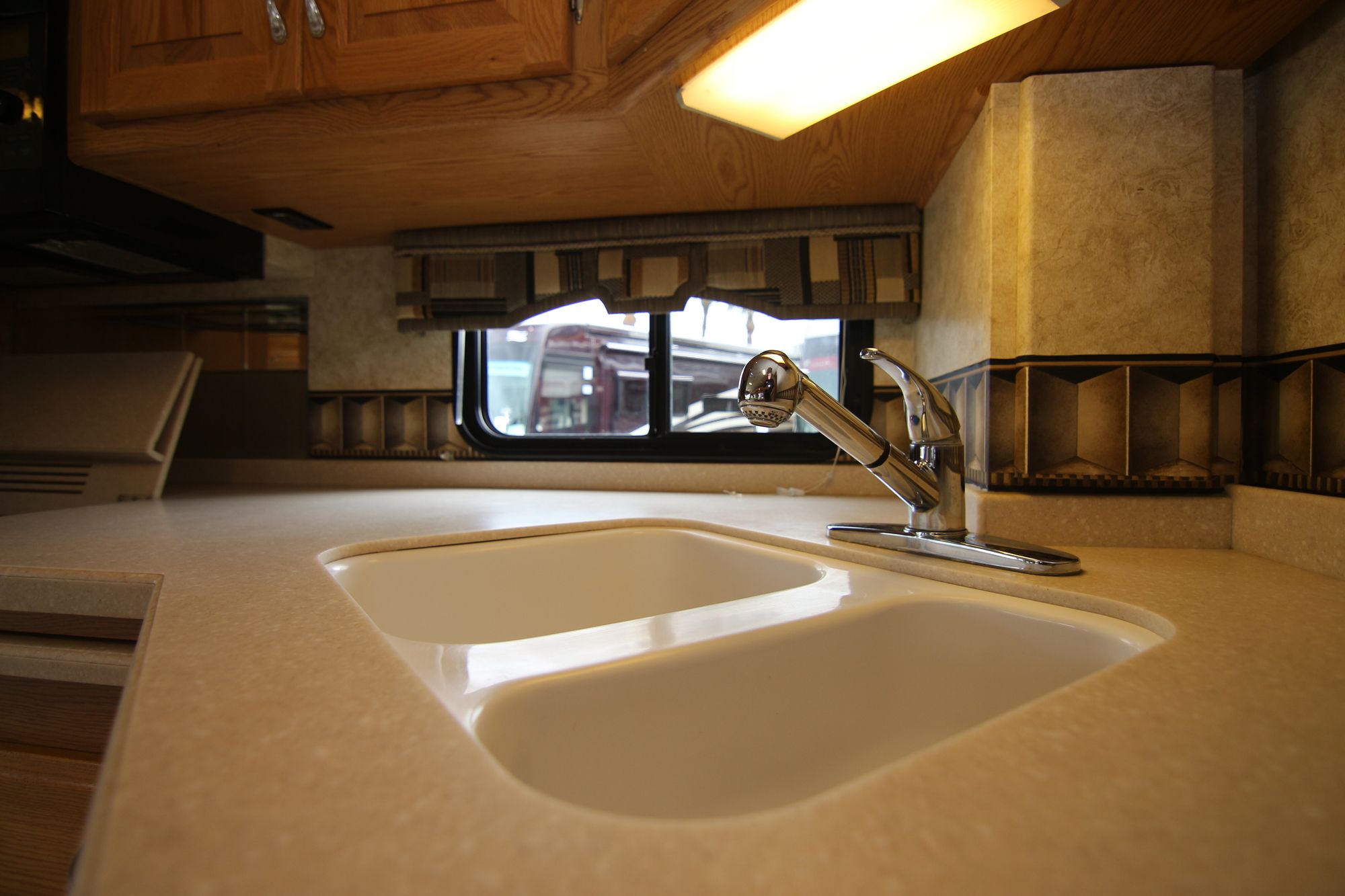 Used 2005 Newmar Kountry Star 3909 Class A  For Sale