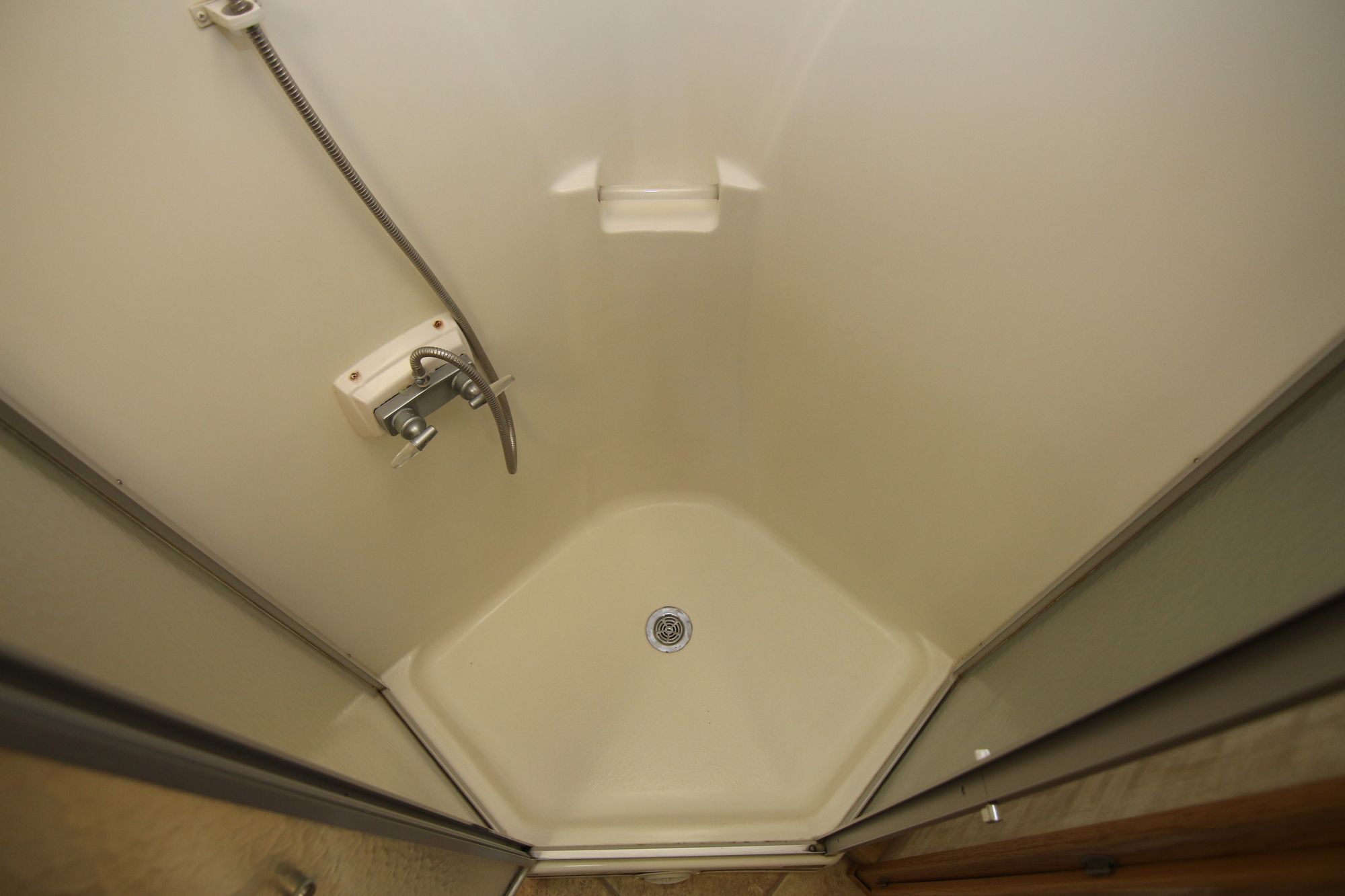 Used 2005 Newmar Kountry Star 3909 Class A  For Sale