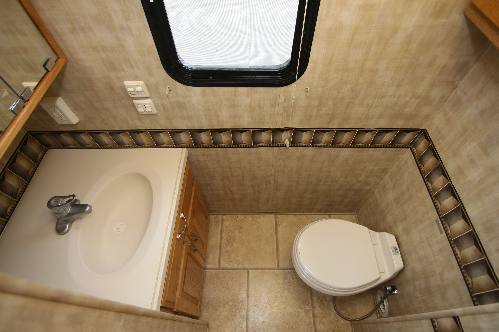 Used 2005 Newmar Kountry Star 3909 Class A  For Sale
