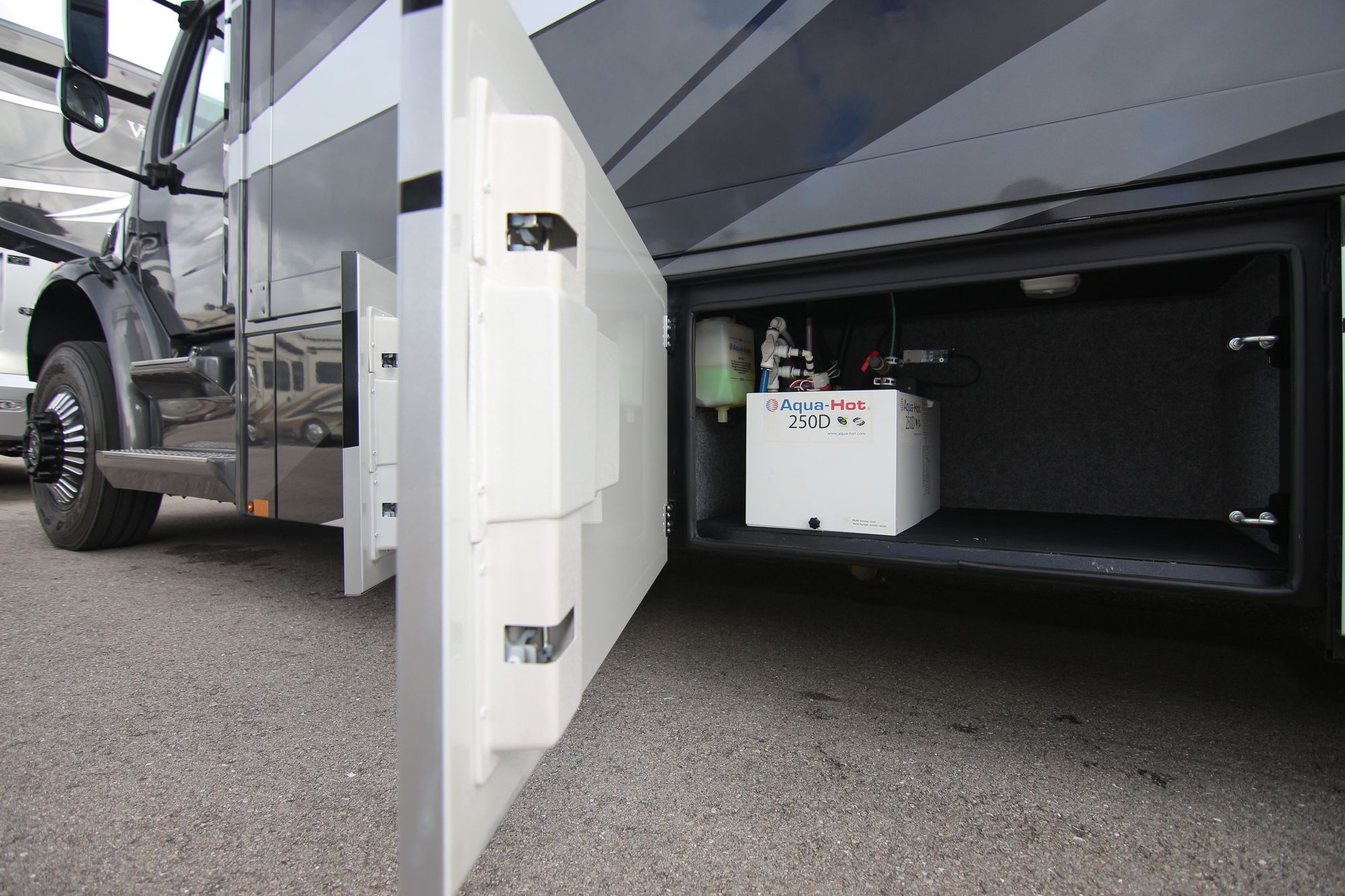 New 2020 Renegade Rv Verona 40VBH Super C  For Sale