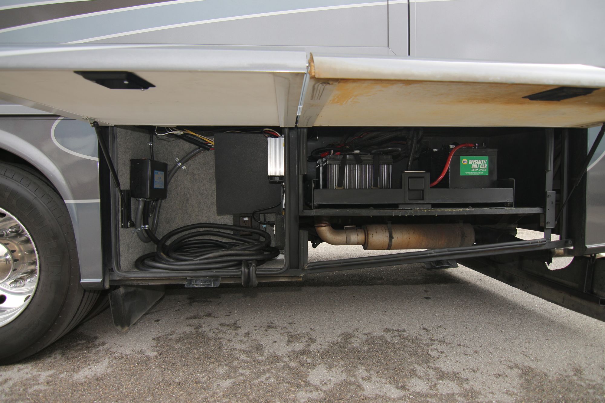Used 2005 Newmar Kountry Star 3909 Class A  For Sale