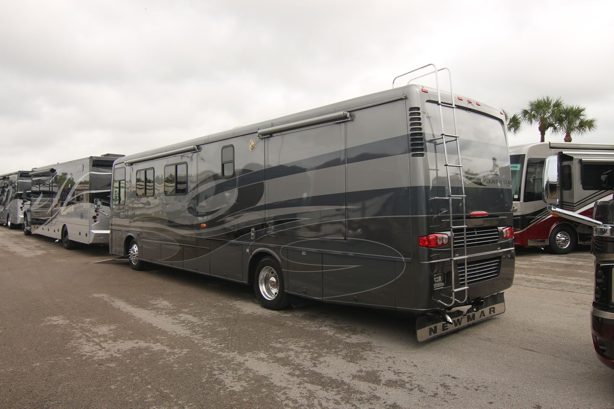 Used 2005 Newmar Kountry Star 3909 Class A  For Sale