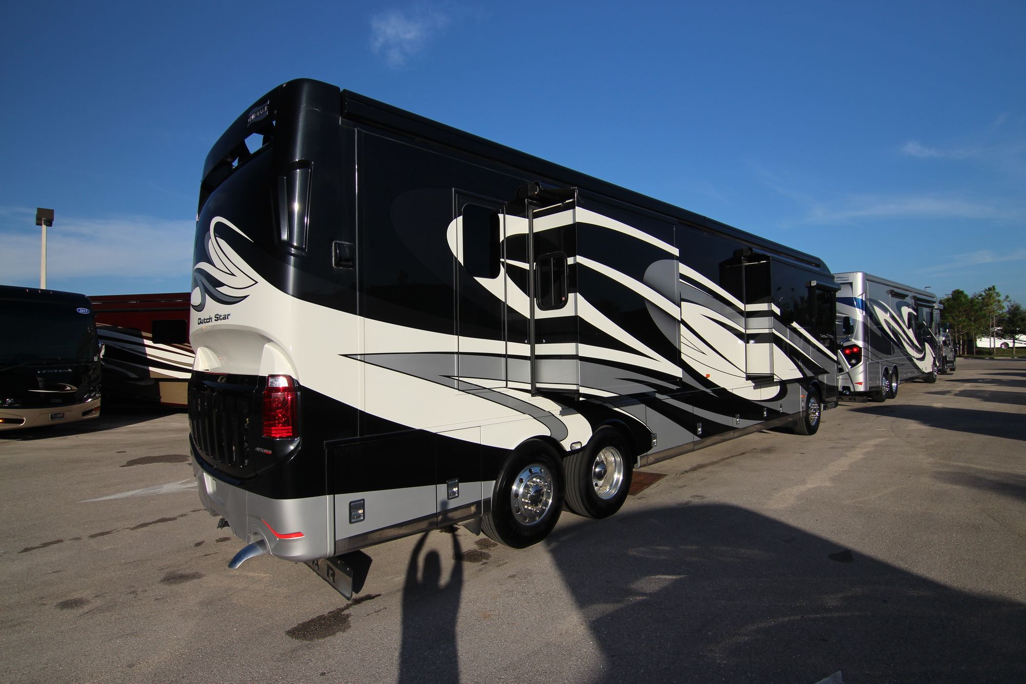 Used 2017 Newmar Dutch Star 4310 Class A  For Sale