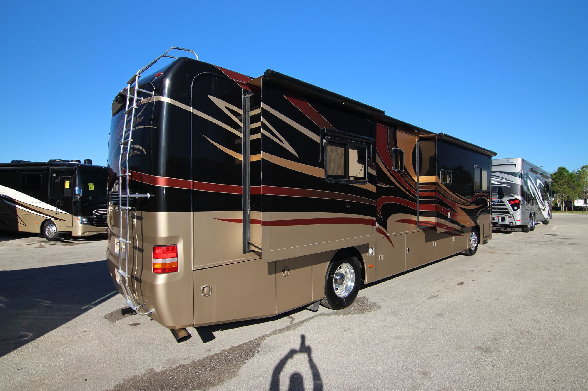 Used 2007 Monaco Camelot 40PDQ Class A  For Sale