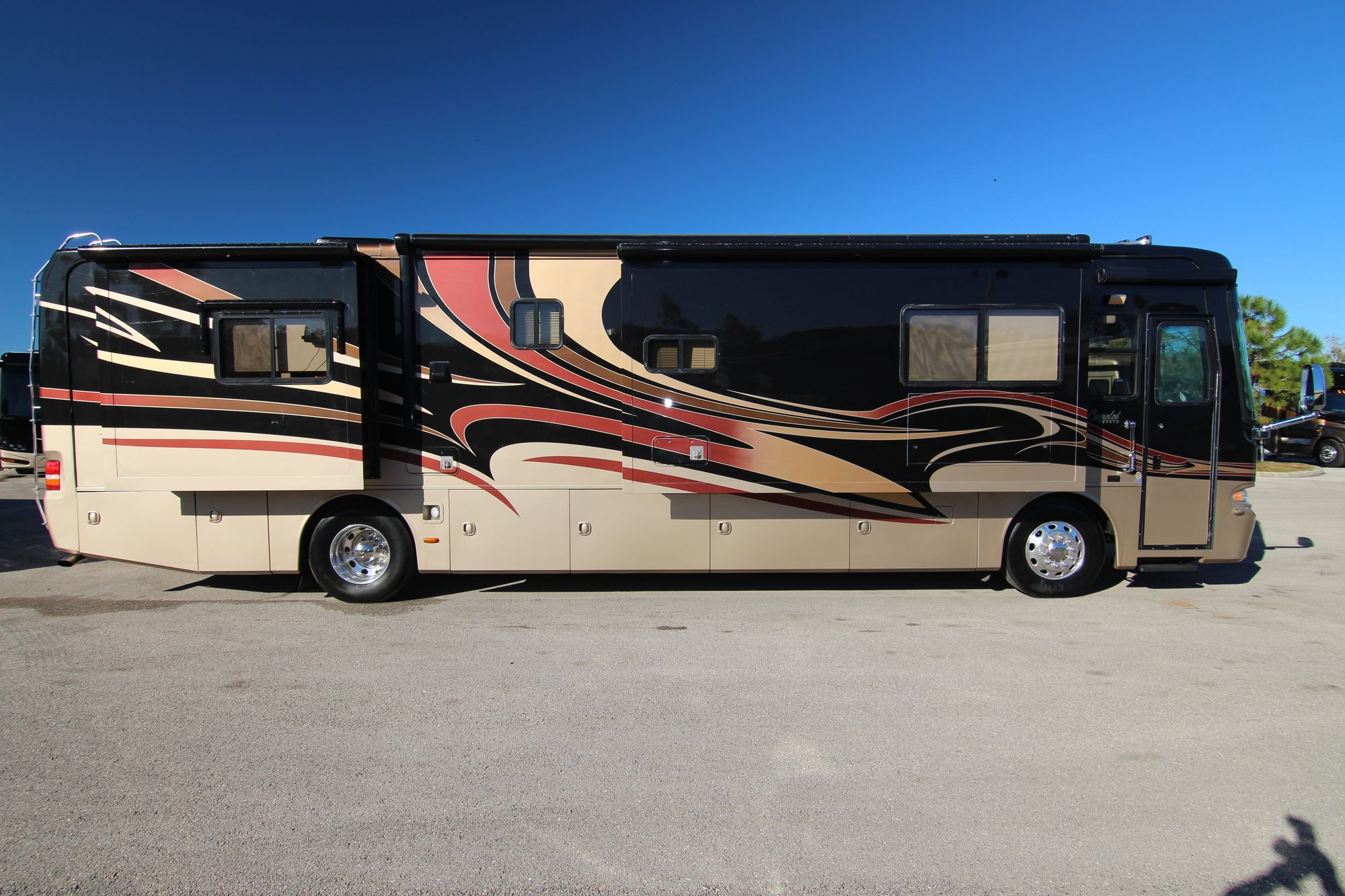 Used 2007 Monaco Camelot 40PDQ Class A  For Sale