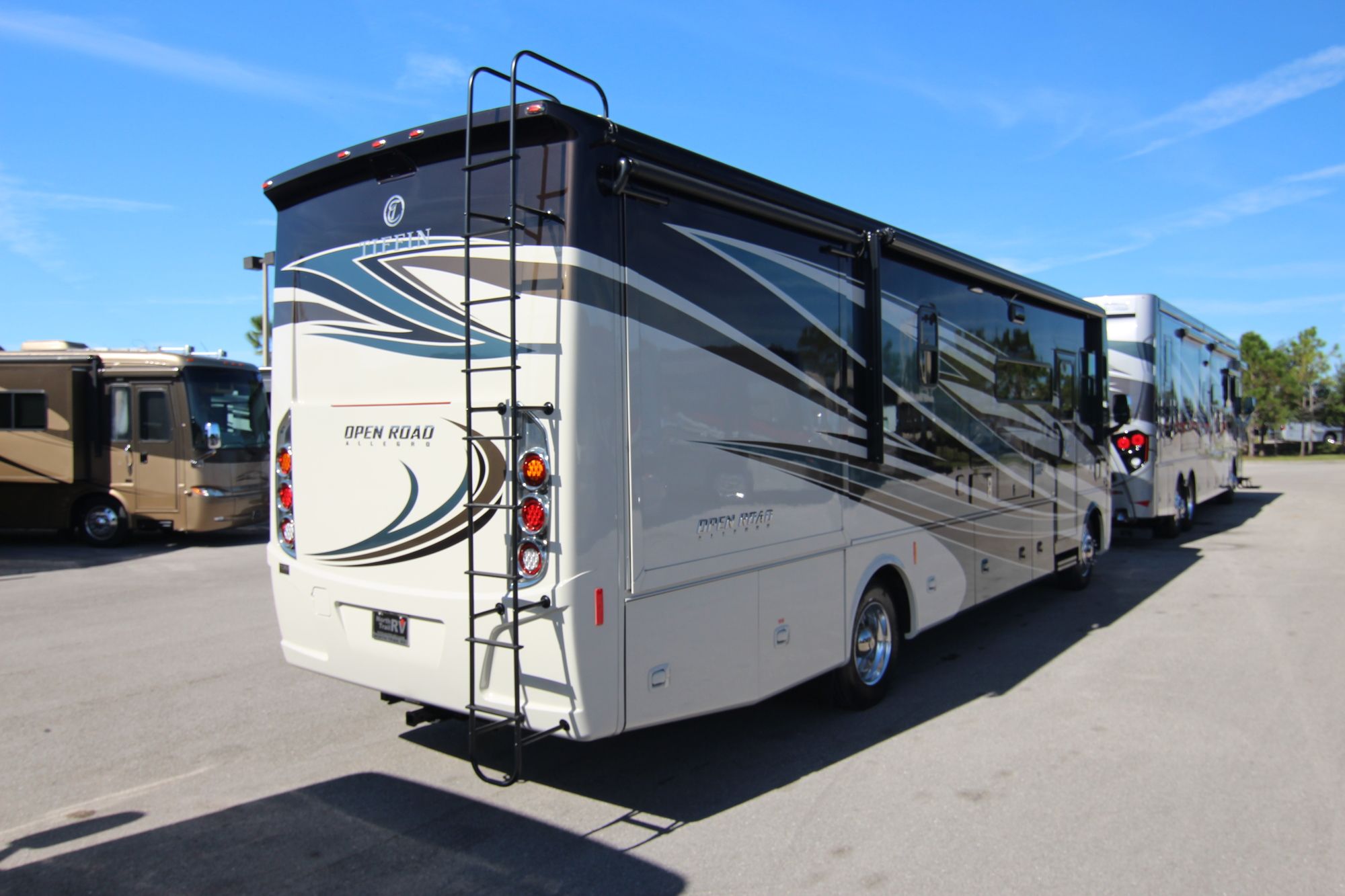 Used 2019 Tiffin Motor Homes Allegro 32SA Class A  For Sale