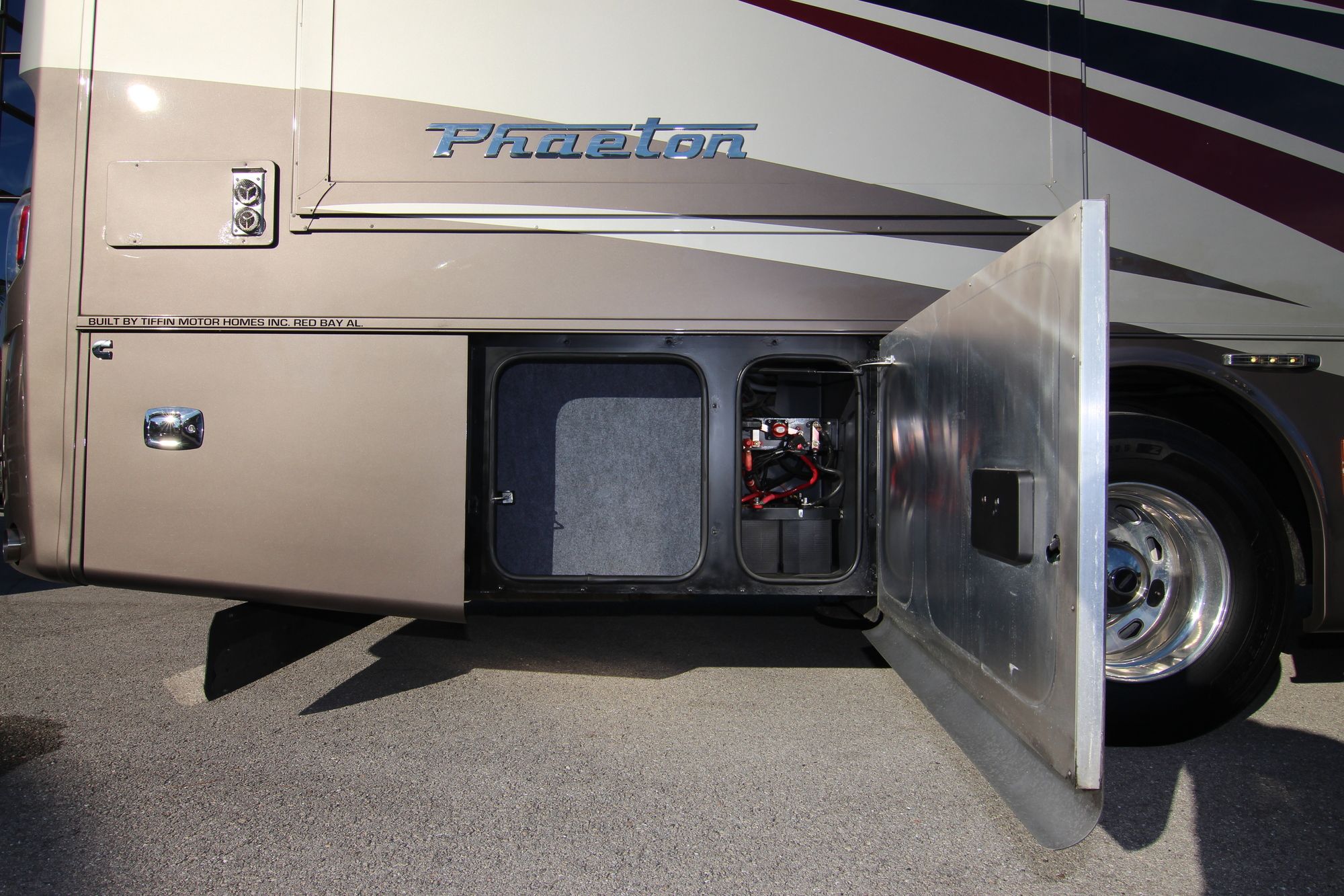 Used 2017 Tiffin Motor Homes Phaeton 40QKH Class A  For Sale