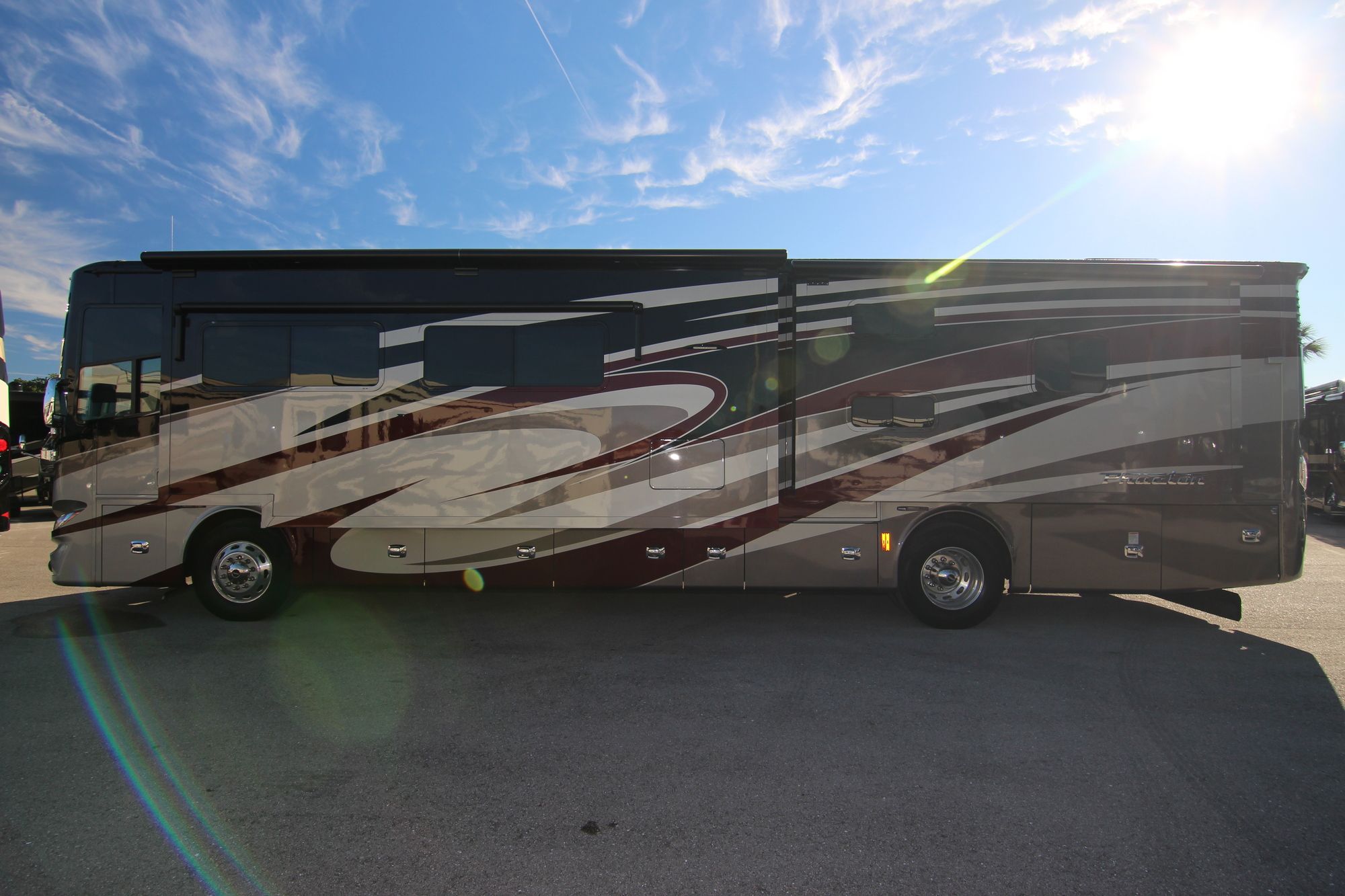 Used 2017 Tiffin Motor Homes Phaeton 40QKH Class A  For Sale