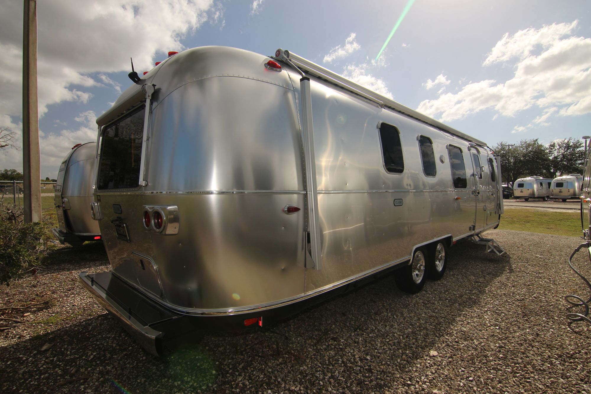 New 2020 Airstream Classic 33FB Travel Trailer  For Sale