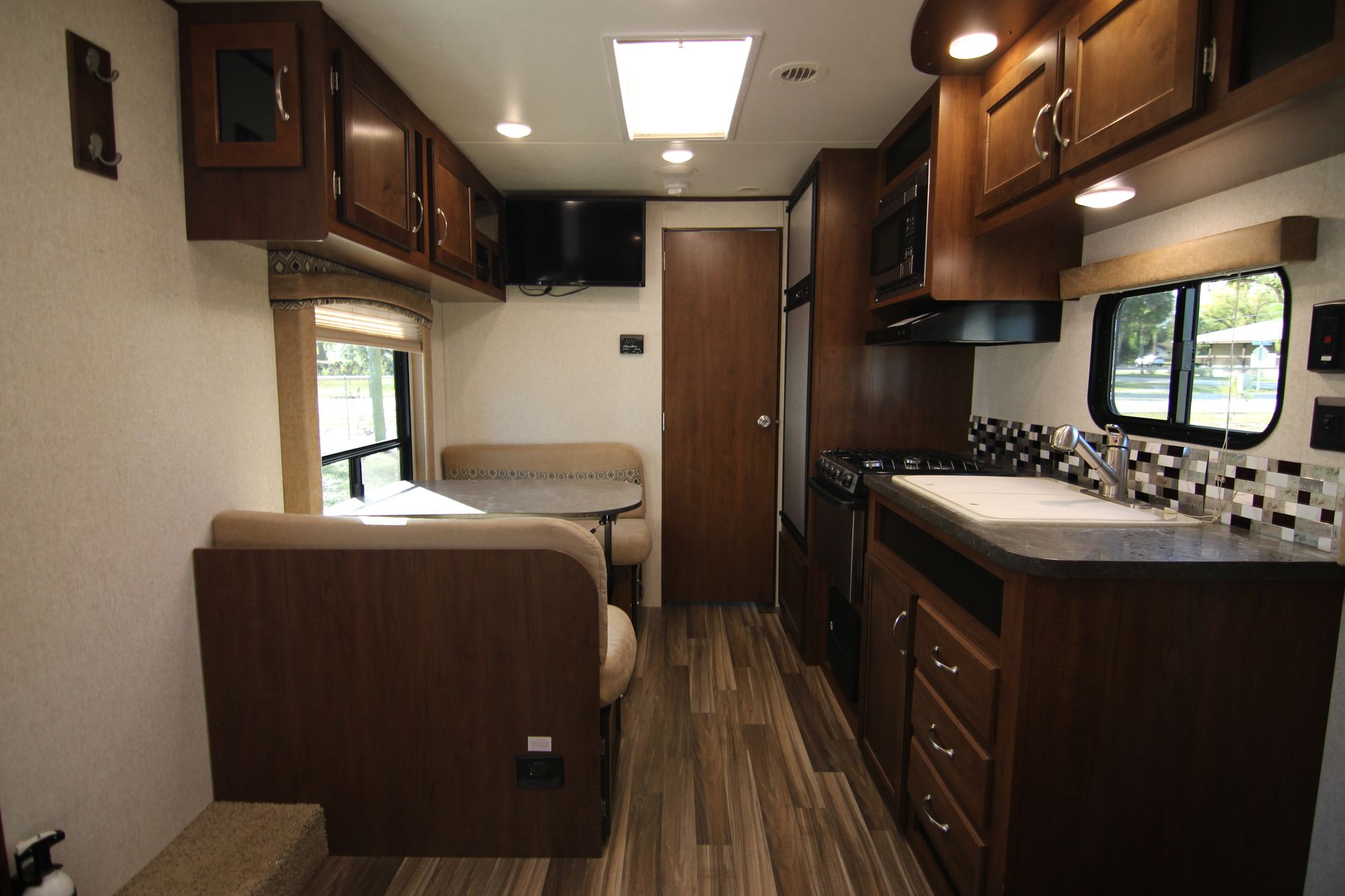 Used 2017 Jayco Jay Flight 23RB Travel Trailer  For Sale