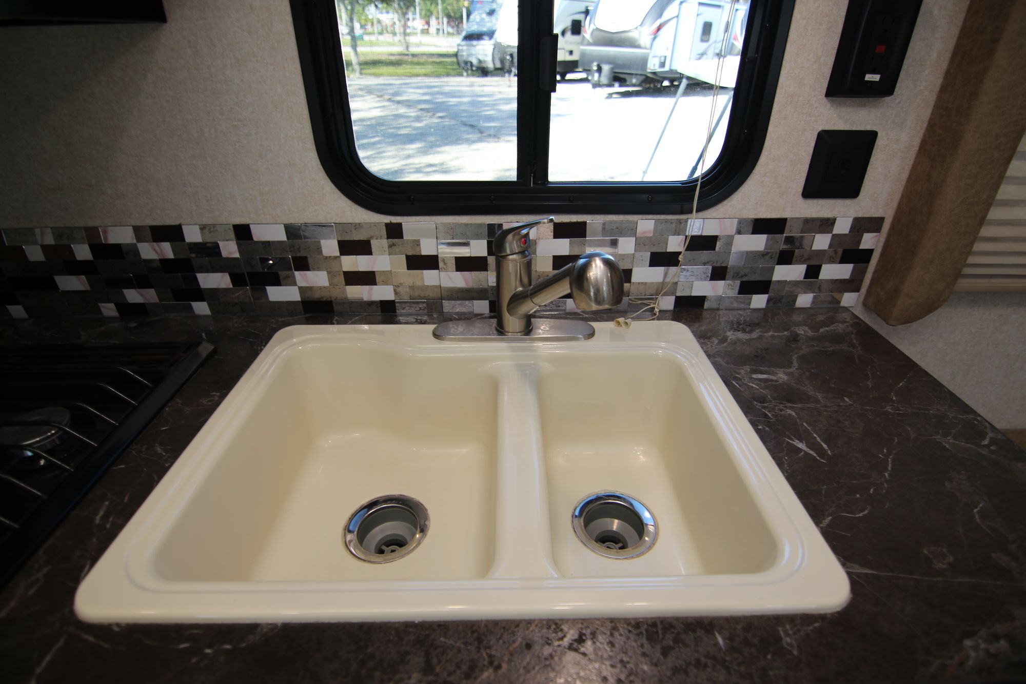 Used 2017 Jayco Jay Flight 23RB Travel Trailer  For Sale