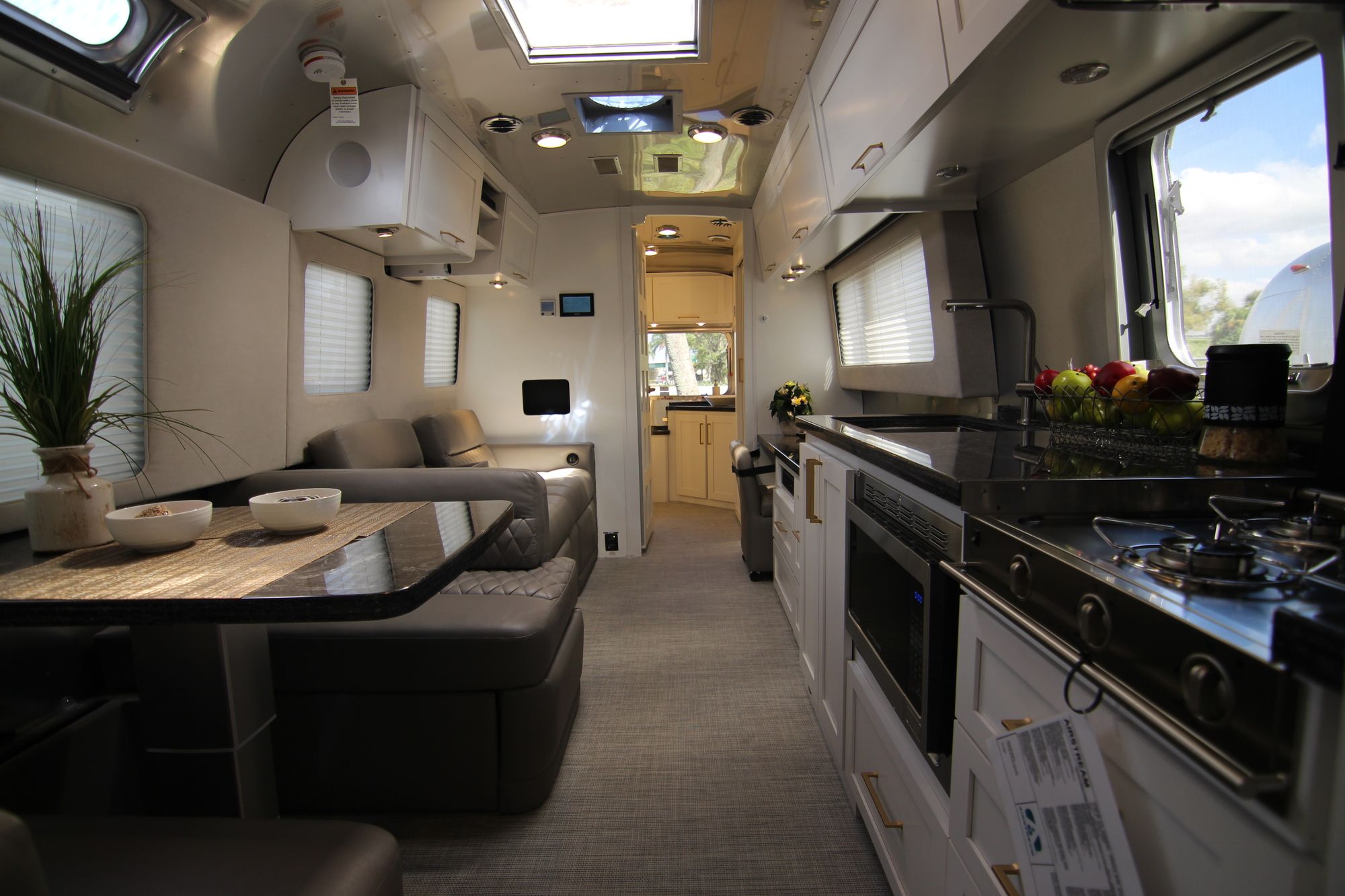 New 2020 Airstream Classic 33FB Travel Trailer  For Sale