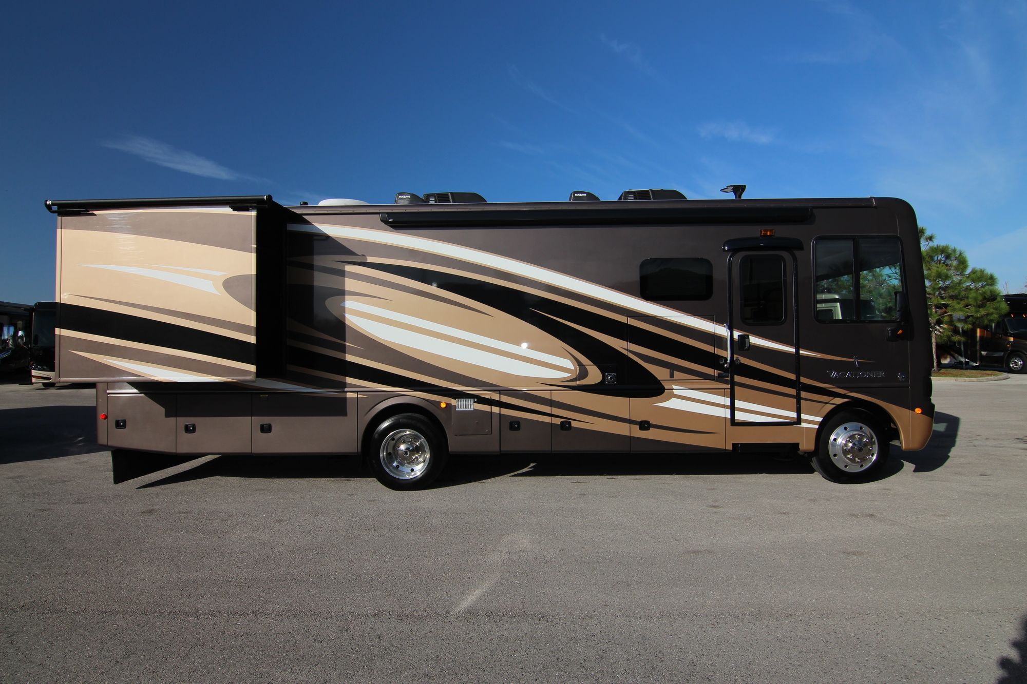 Used 2016 Holiday Rambler Vacationer 35DK Class A  For Sale