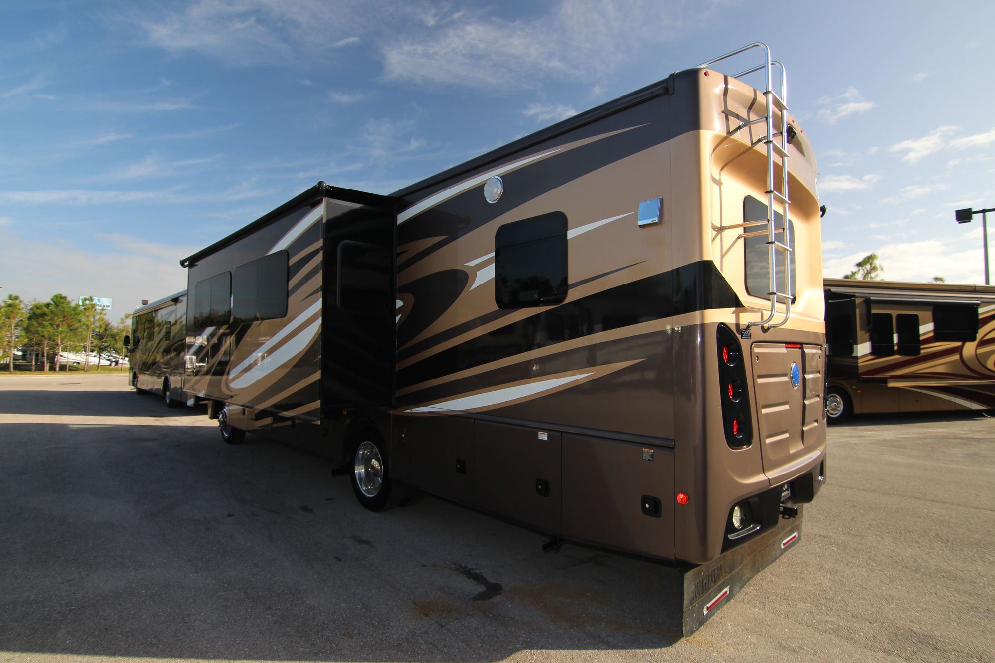 Used 2016 Holiday Rambler Vacationer 35DK Class A  For Sale