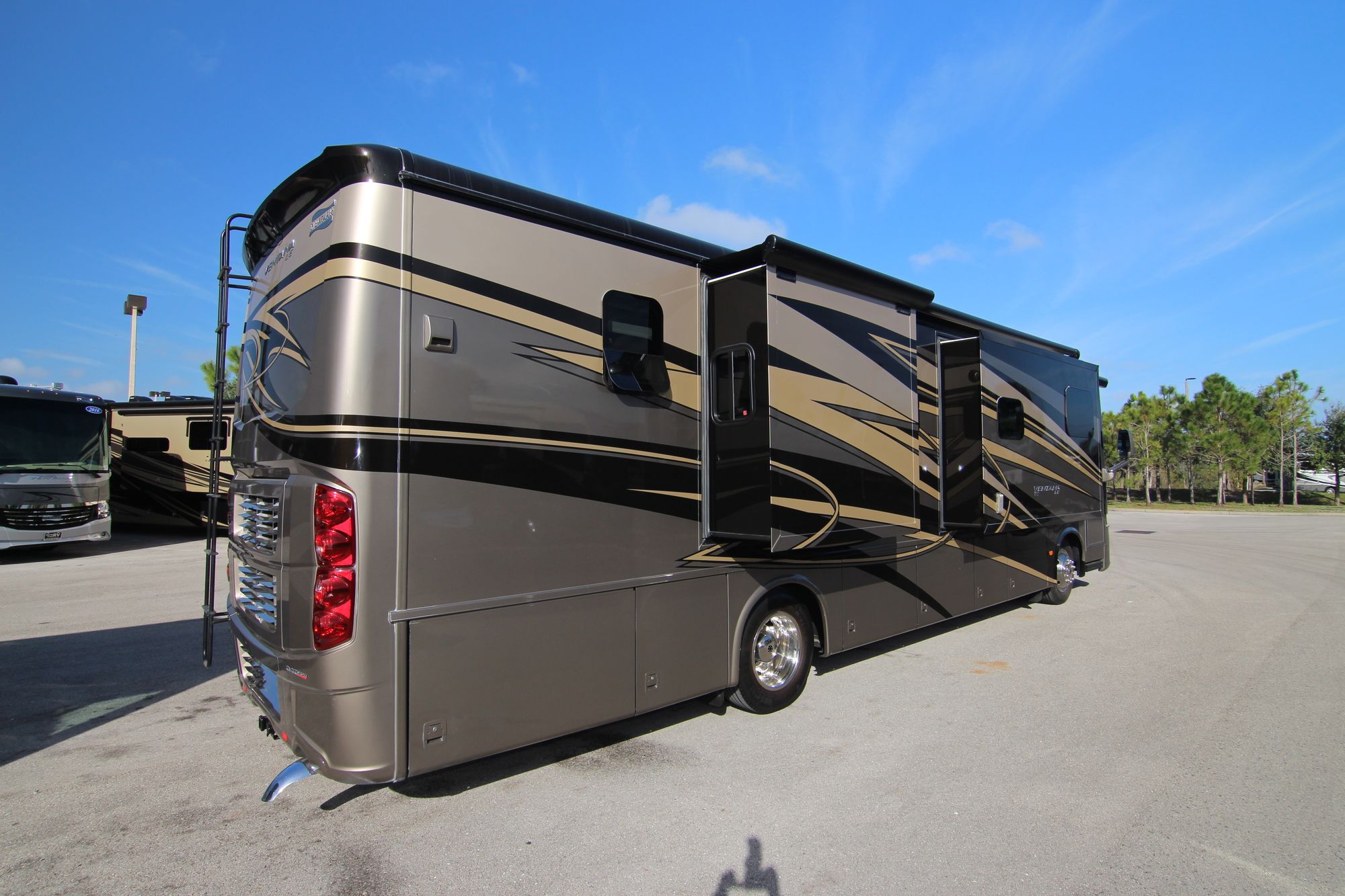 Used 2016 Newmar Ventana Le 3709 Class A  For Sale