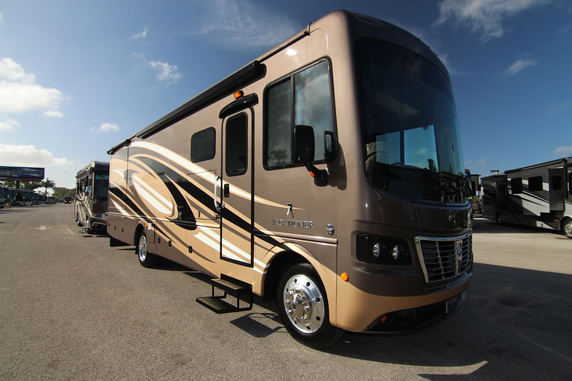 Used 2016 Holiday Rambler Vacationer 35DK Class A  For Sale