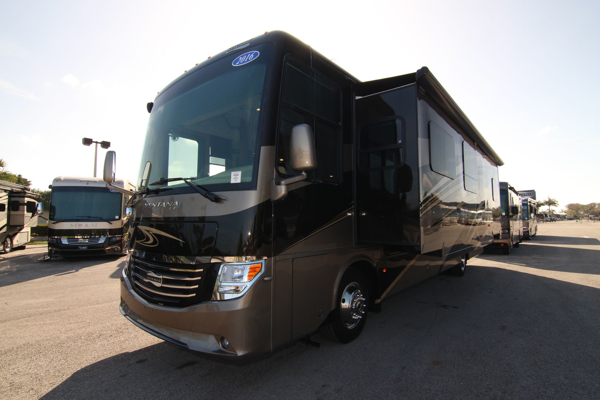 Used 2016 Newmar Ventana Le 3709 Class A  For Sale