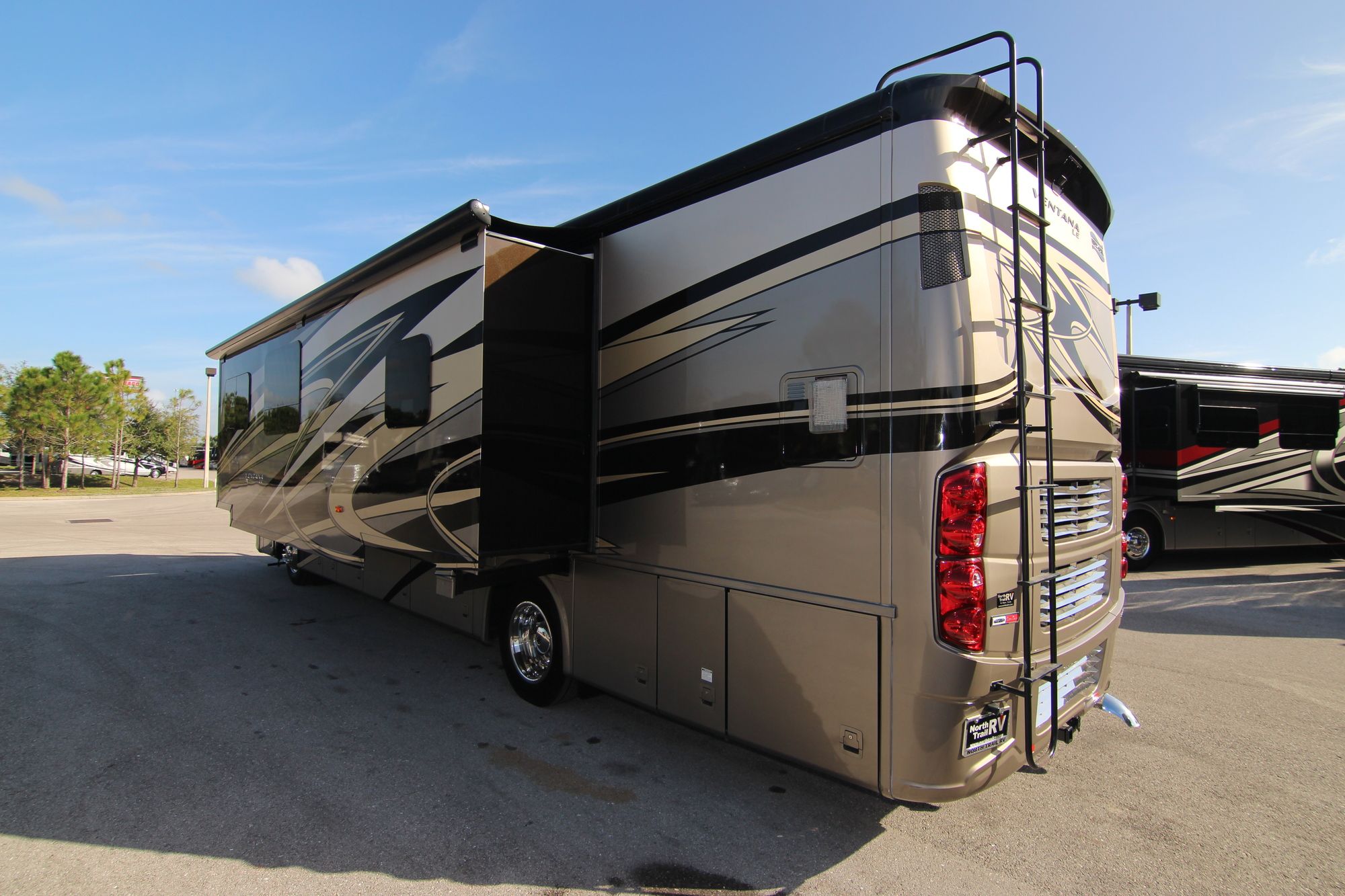 Used 2016 Newmar Ventana Le 3709 Class A  For Sale