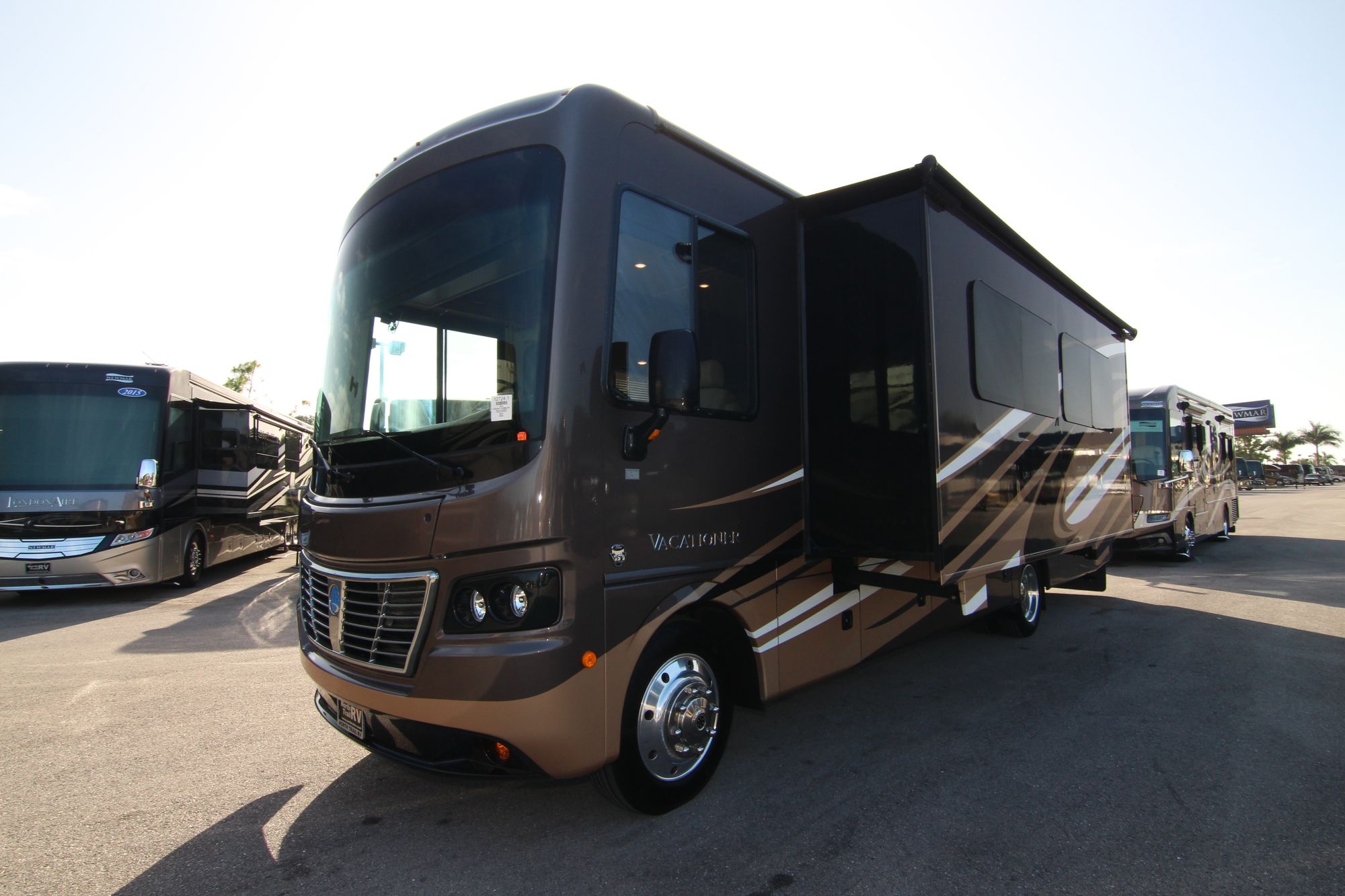 Used 2016 Holiday Rambler Vacationer 35DK Class A  For Sale