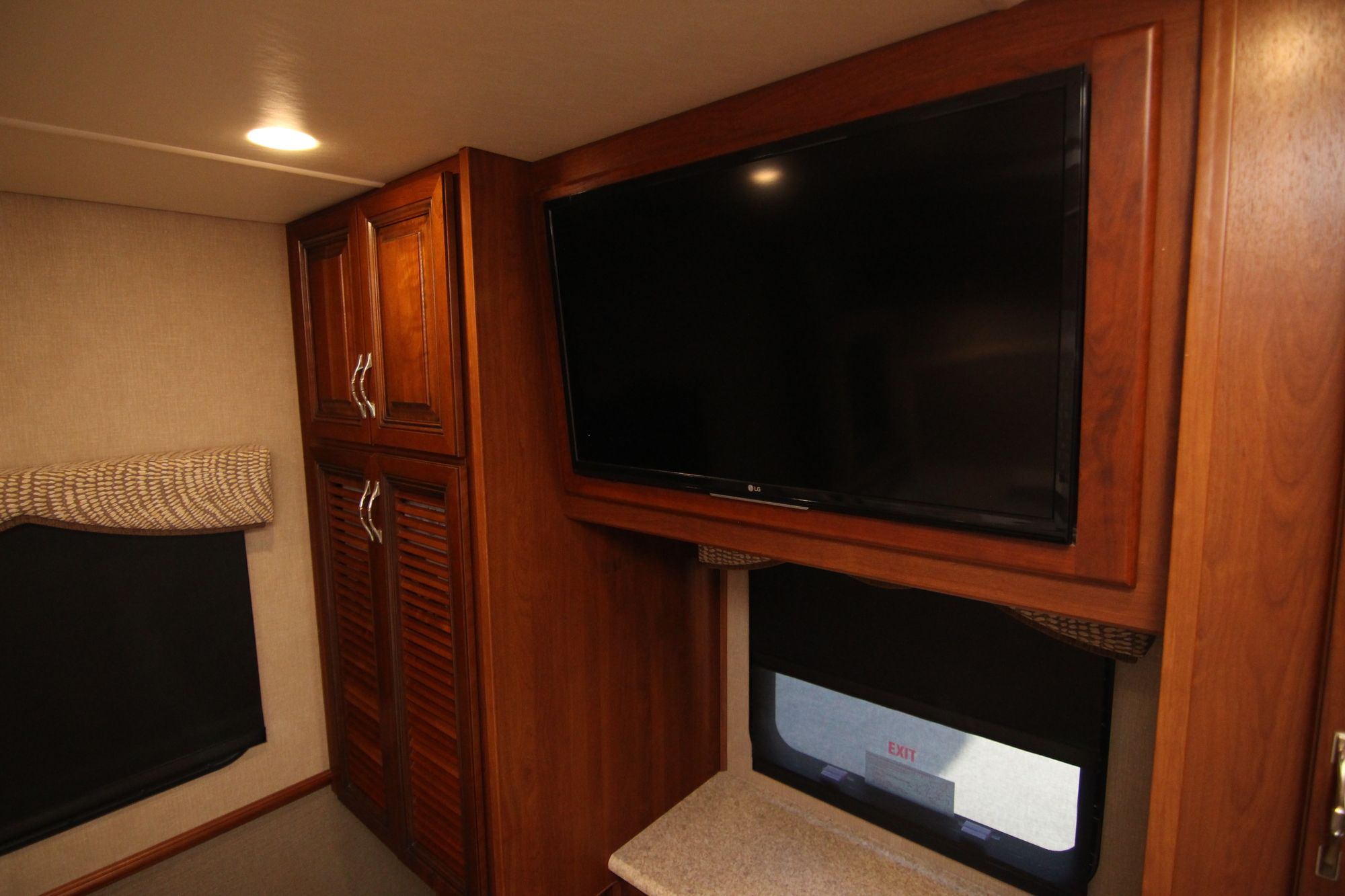 Used 2016 Holiday Rambler Vacationer 35DK Class A  For Sale