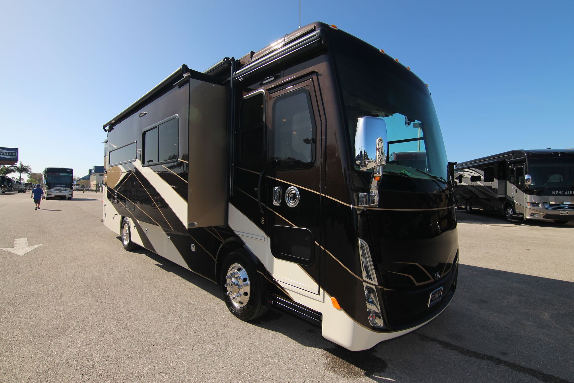 New 2020 Tiffin Motor Homes Breeze 33BR Class A  For Sale