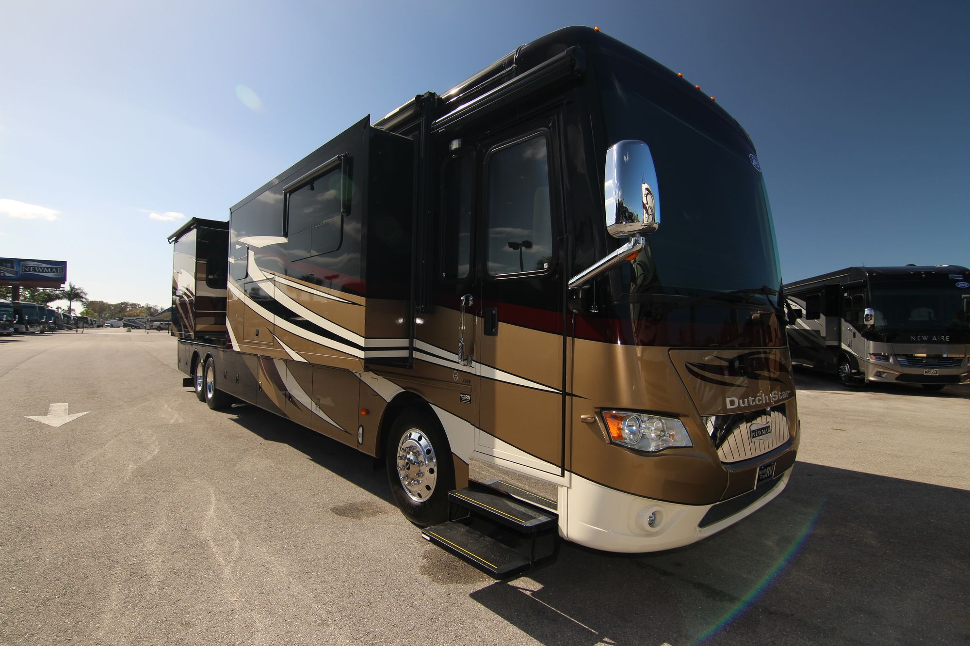 Used 2014 Newmar Dutch Star 4369 Class A  For Sale