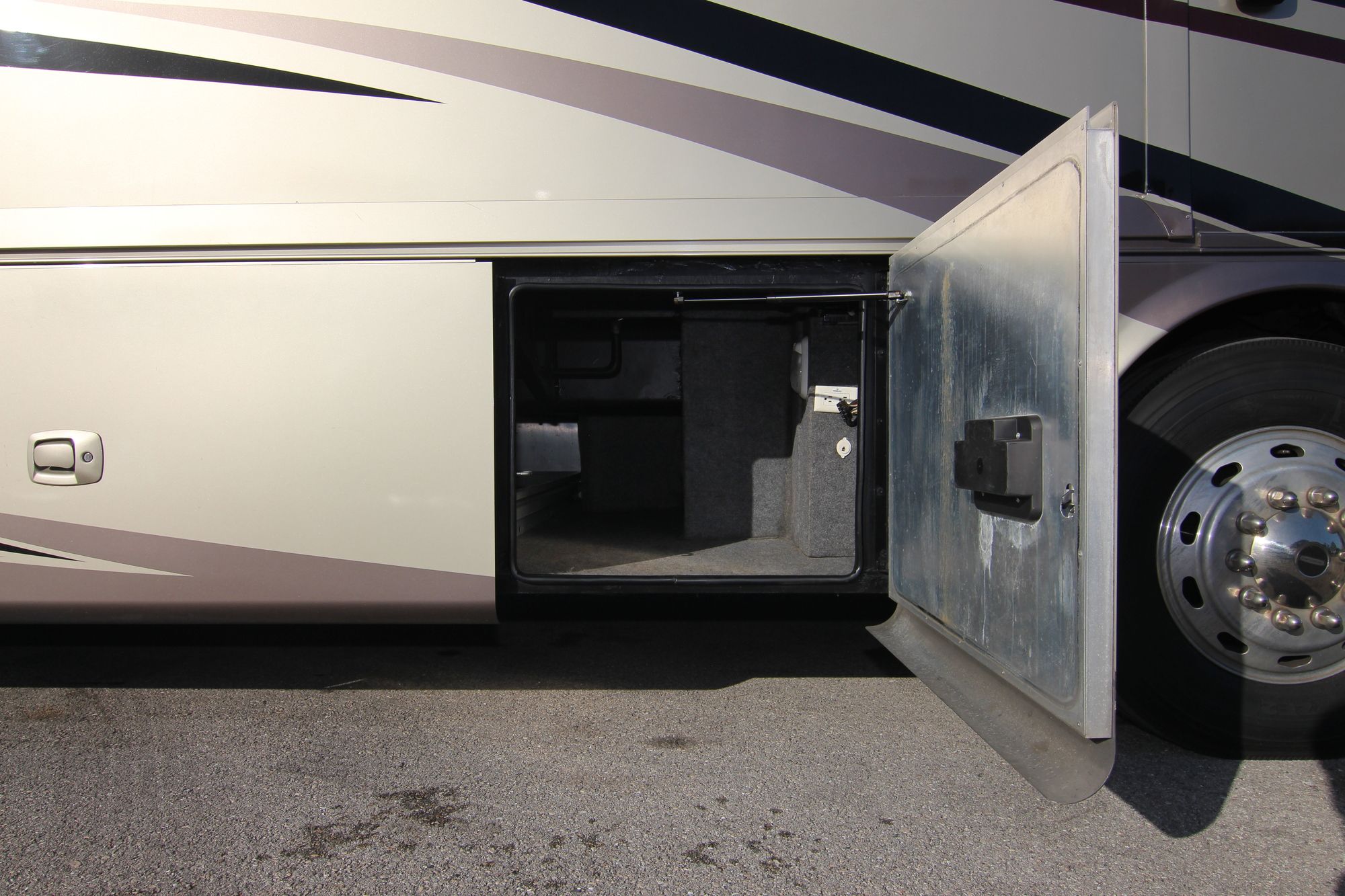 Used 2008 Tiffin Motor Homes Phaeton 40QSH Class A  For Sale