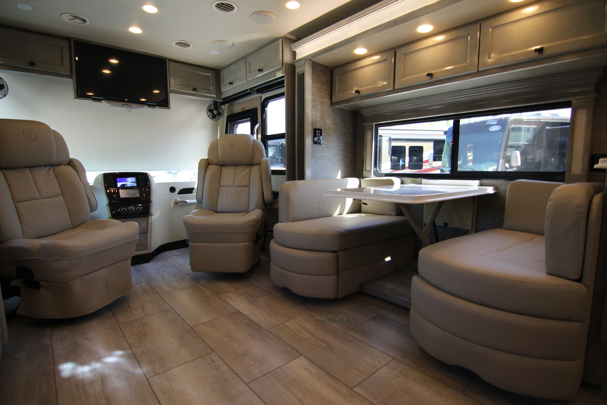 New 2020 Tiffin Motor Homes Breeze 33BR Class A  For Sale