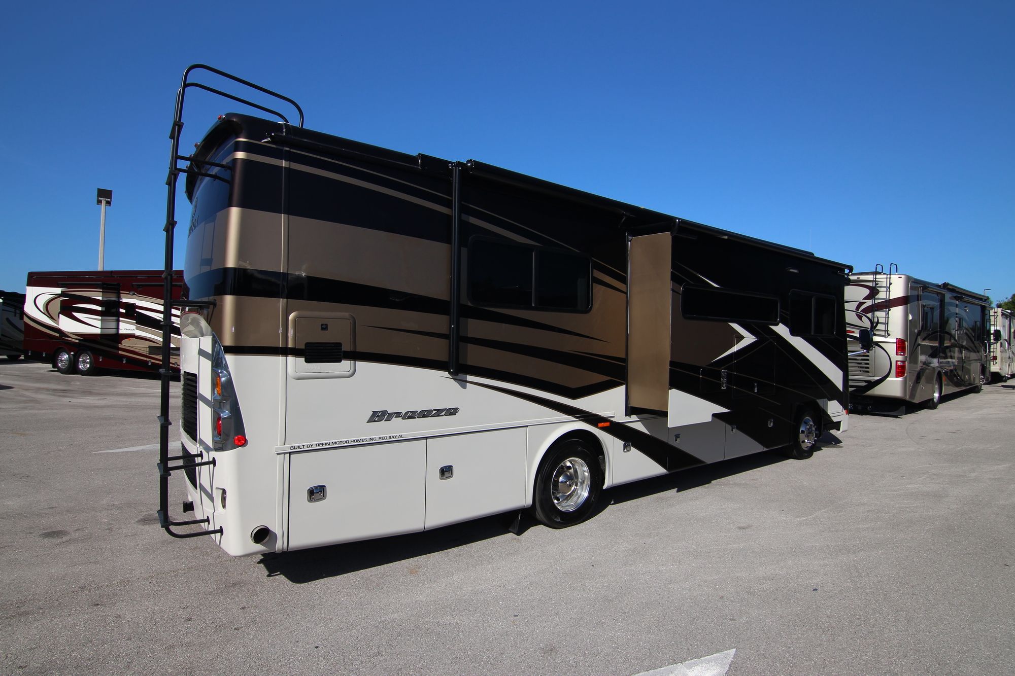 New 2020 Tiffin Motor Homes Breeze 33BR Class A  For Sale