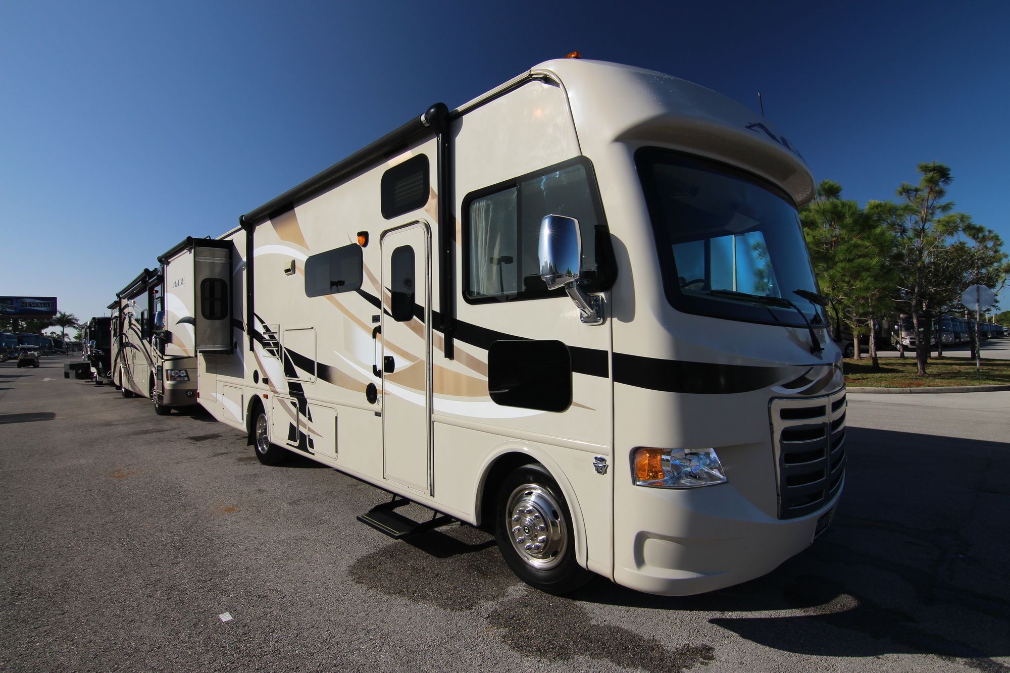 Used 2015 Thor Ace 30.1 Class A  For Sale