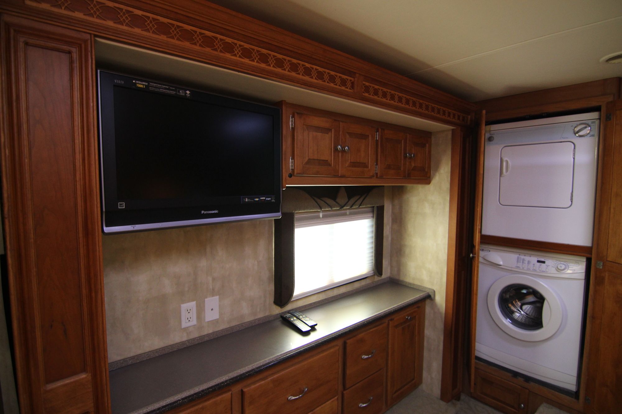 Used 2008 Tiffin Motor Homes Phaeton 40QSH Class A  For Sale