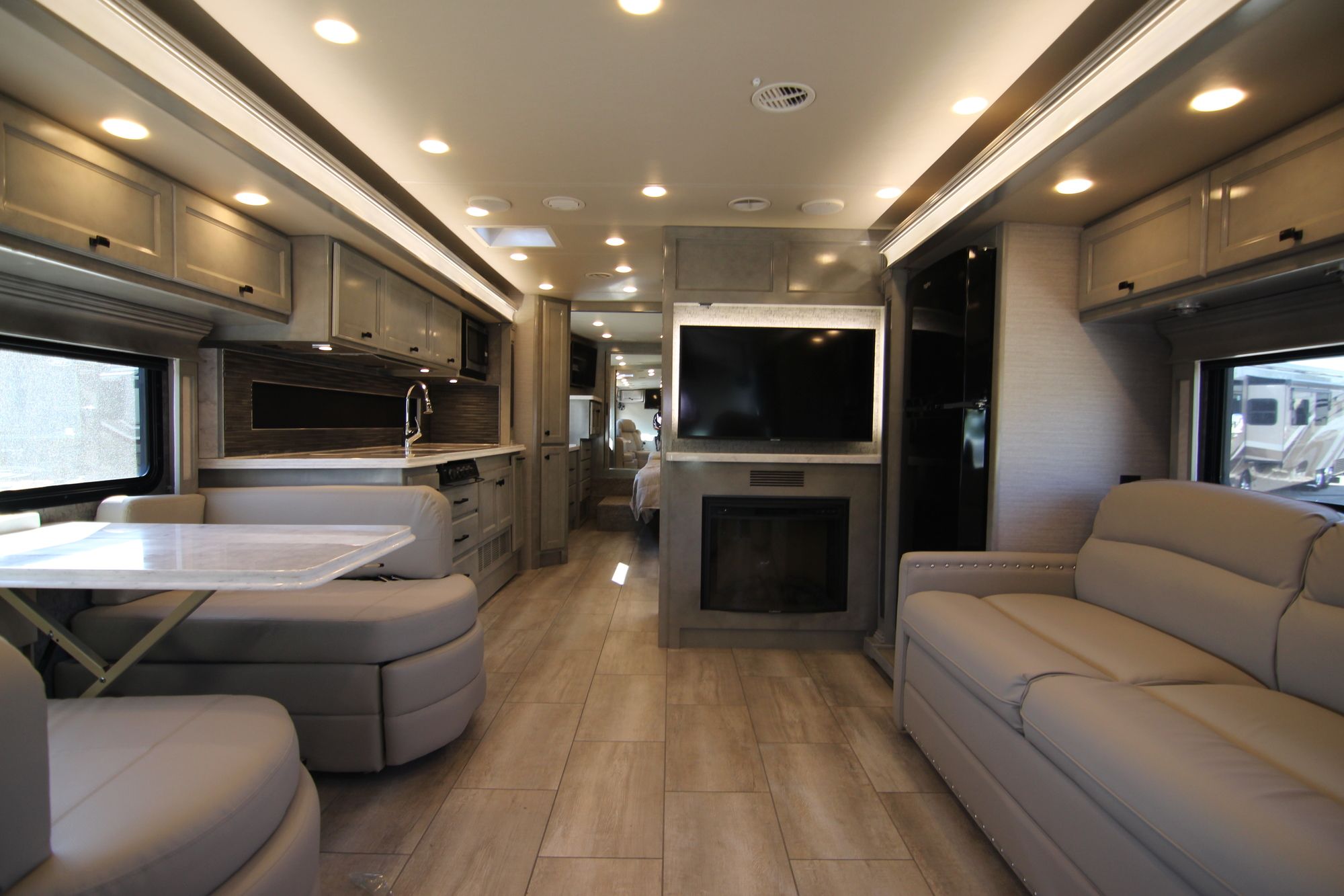 New 2020 Tiffin Motor Homes Breeze 33BR Class A  For Sale