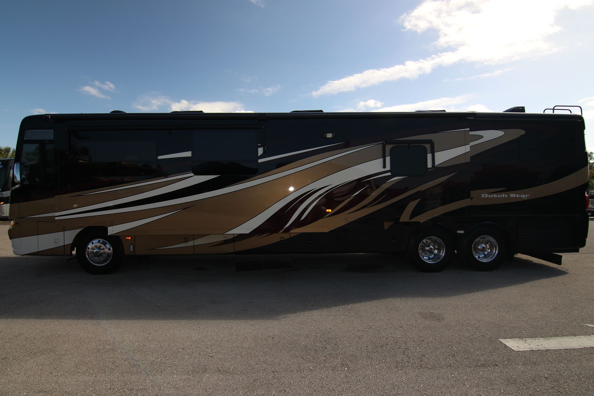 Used 2014 Newmar Dutch Star 4369 Class A  For Sale