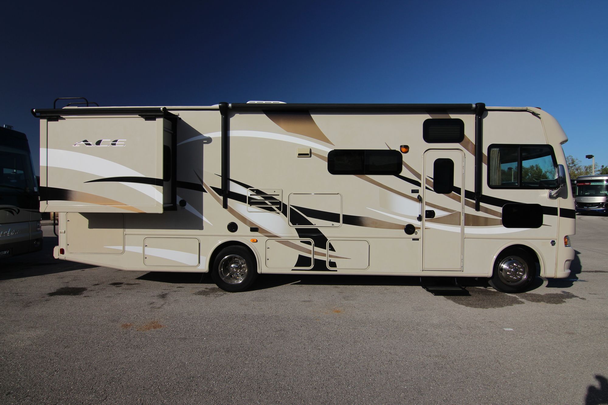 Used 2015 Thor Ace 30.1 Class A  For Sale