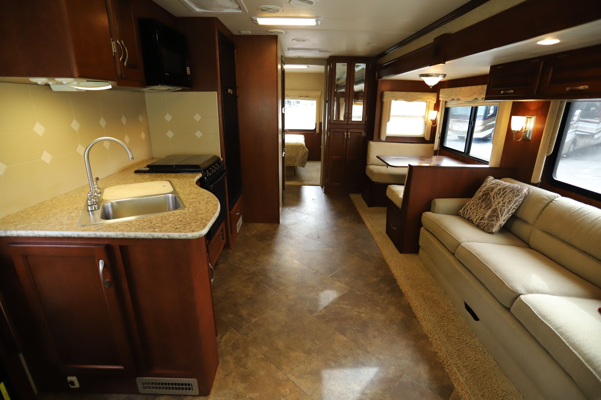 Used 2011 Newmar Bay Star 2901 Class A  For Sale