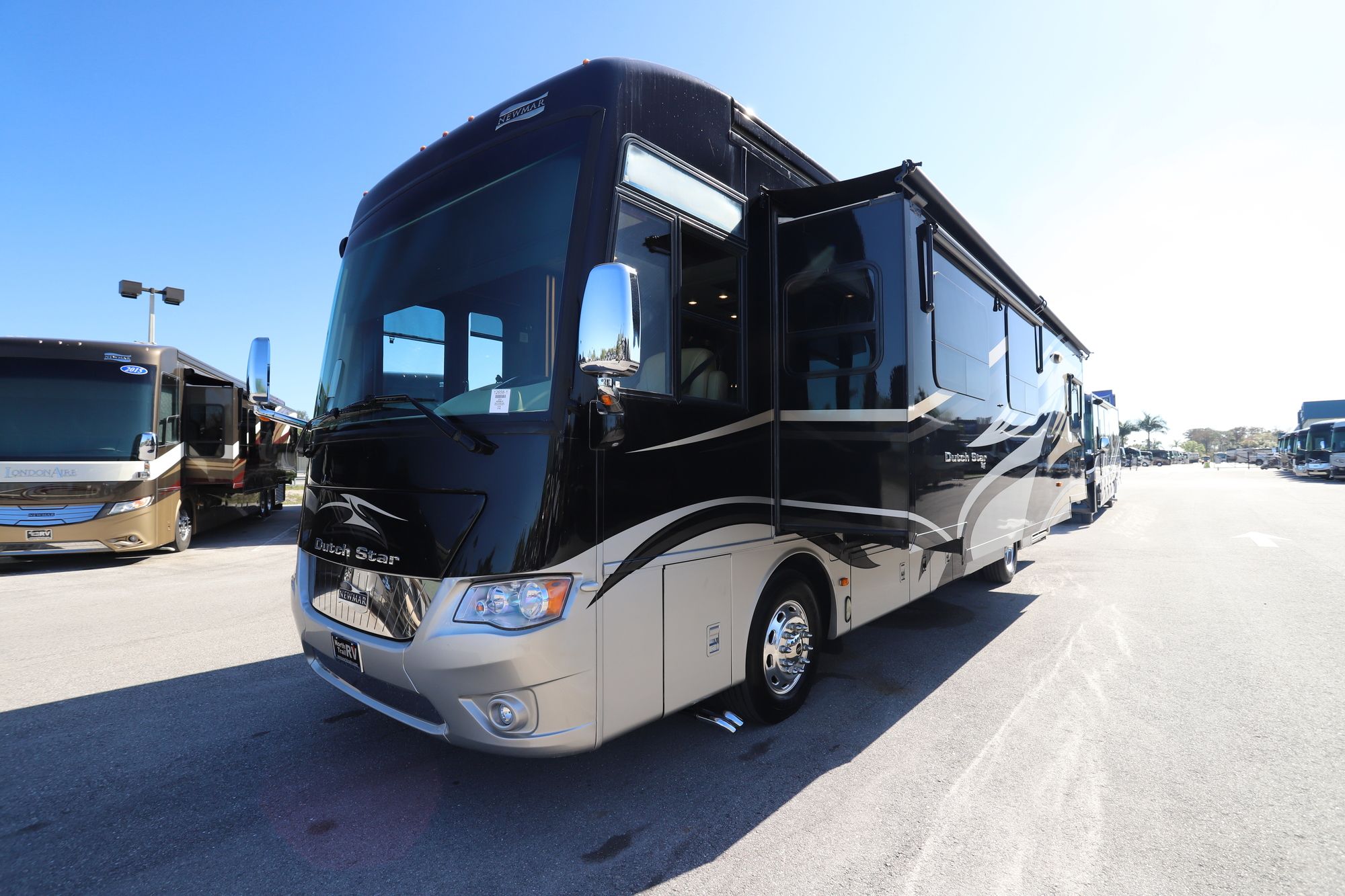 Used 2015 Newmar Dutchstar 3736 Class A  For Sale