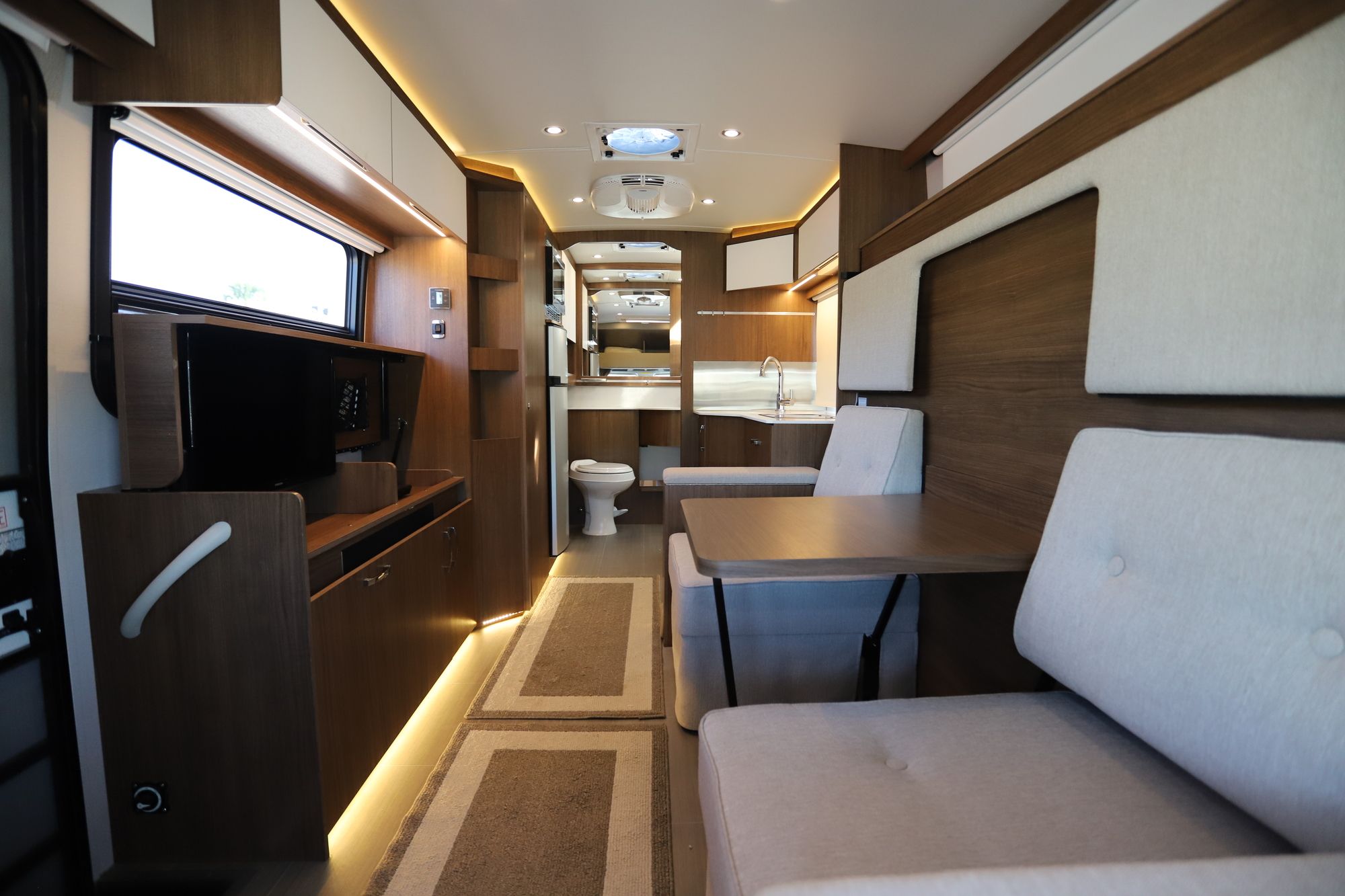 Used 2018 Leisure Van Wonder 24MB Class C  For Sale