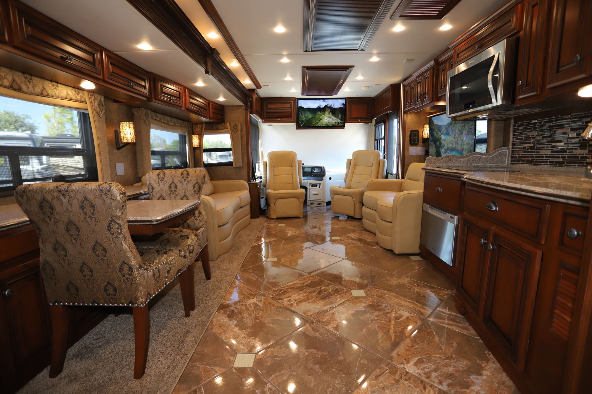 Used 2015 Newmar Dutchstar 3736 Class A  For Sale