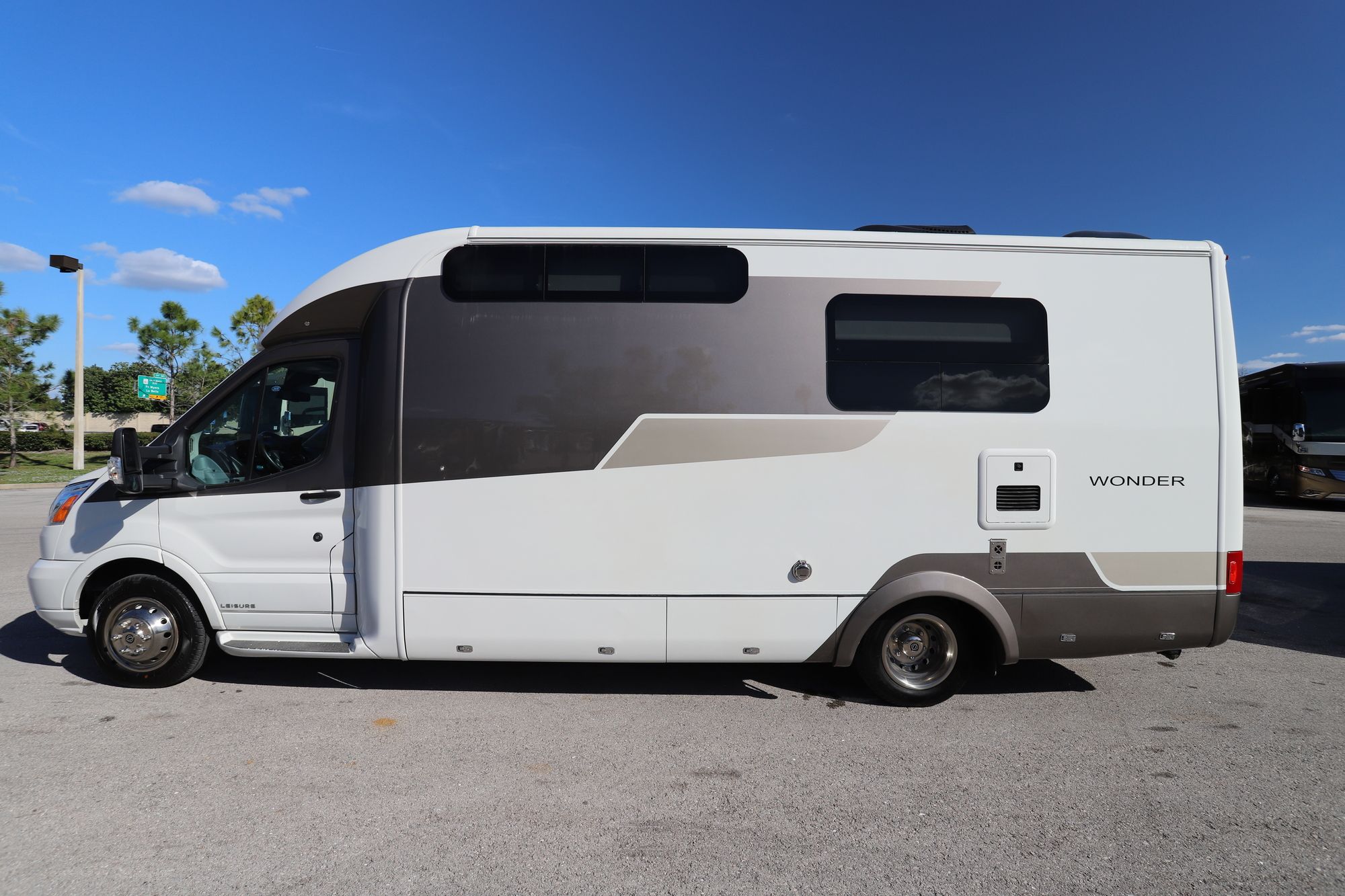 Used 2018 Leisure Van Wonder 24MB Class C  For Sale