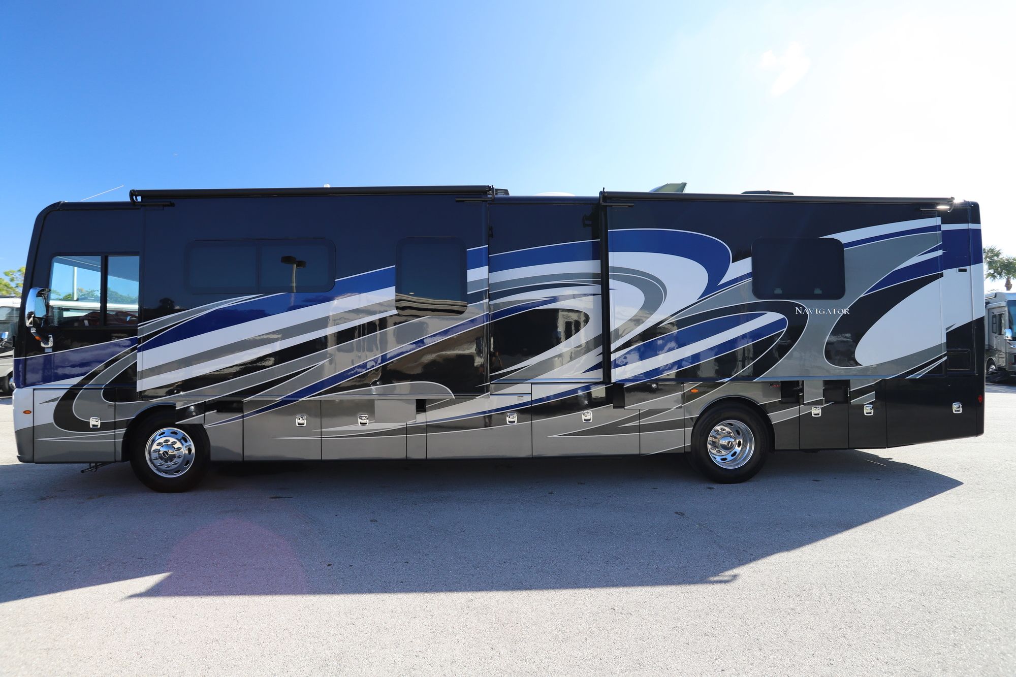 Used 2019 Holiday Rambler Navigator 38F Class A  For Sale