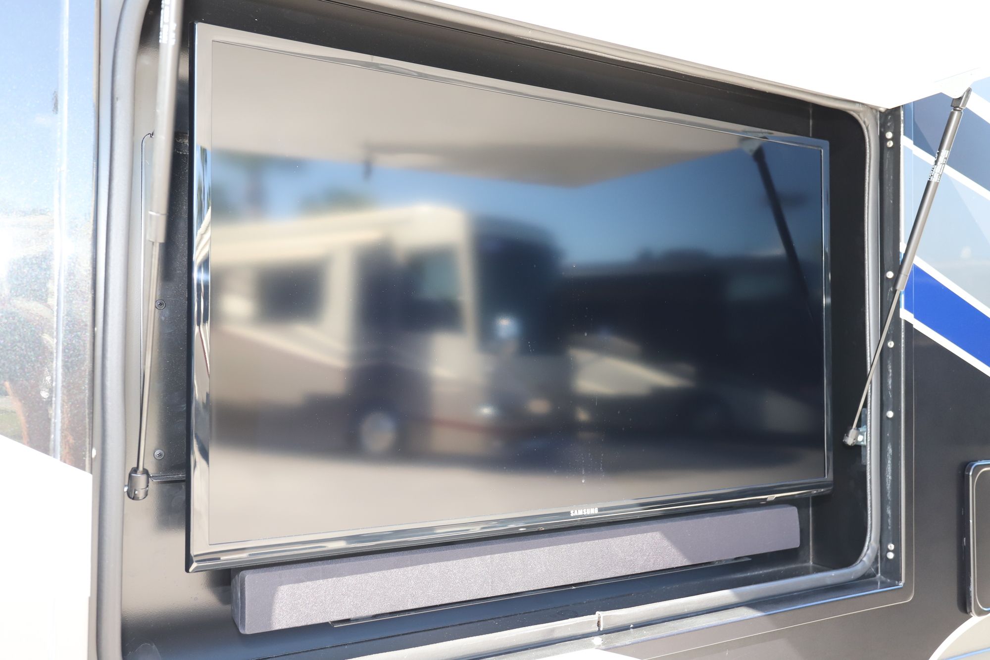 Used 2019 Holiday Rambler Navigator 38F Class A  For Sale