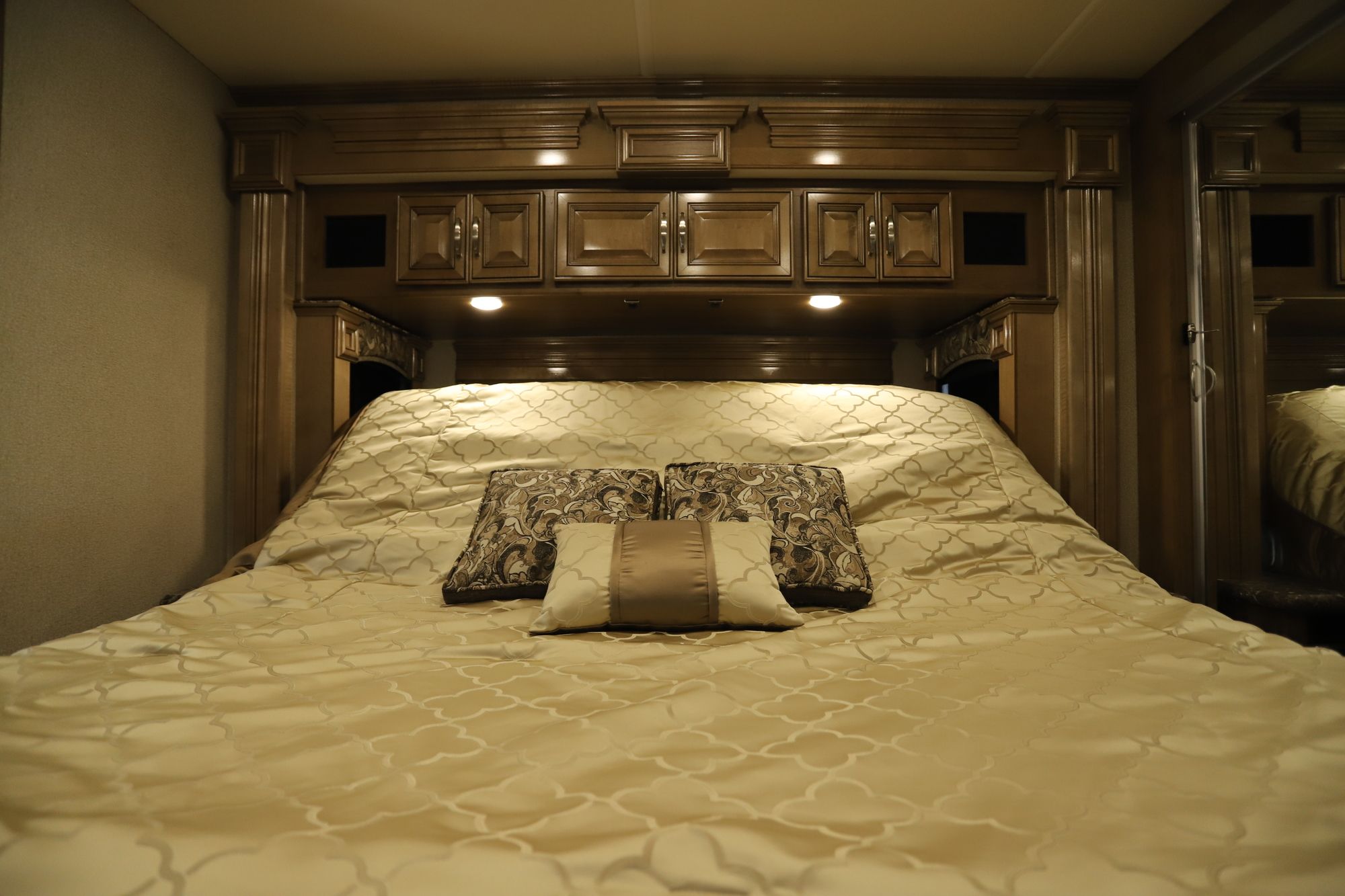 Used 2019 Holiday Rambler Navigator 38F Class A  For Sale