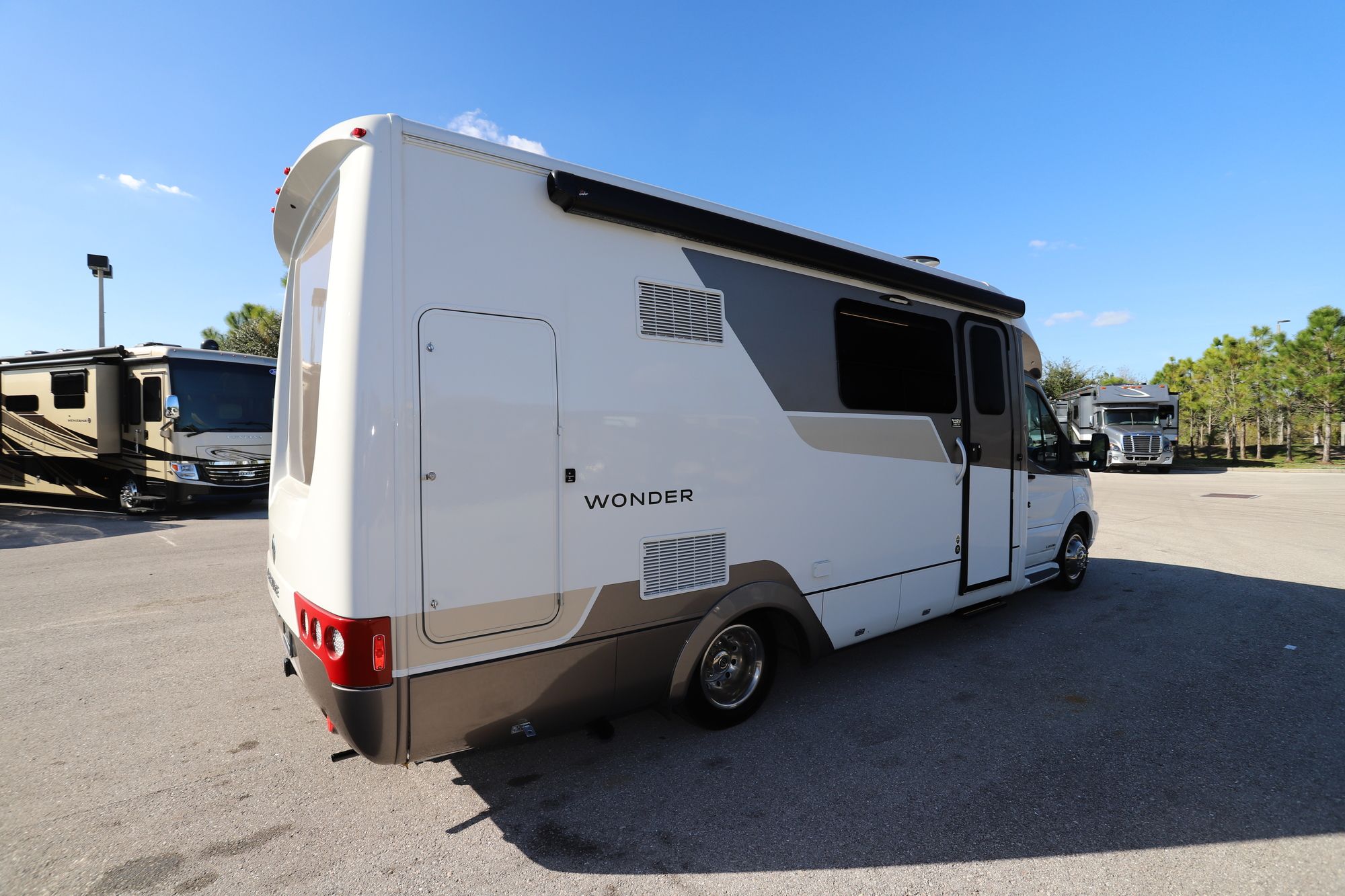 Used 2018 Leisure Van Wonder 24MB Class C  For Sale