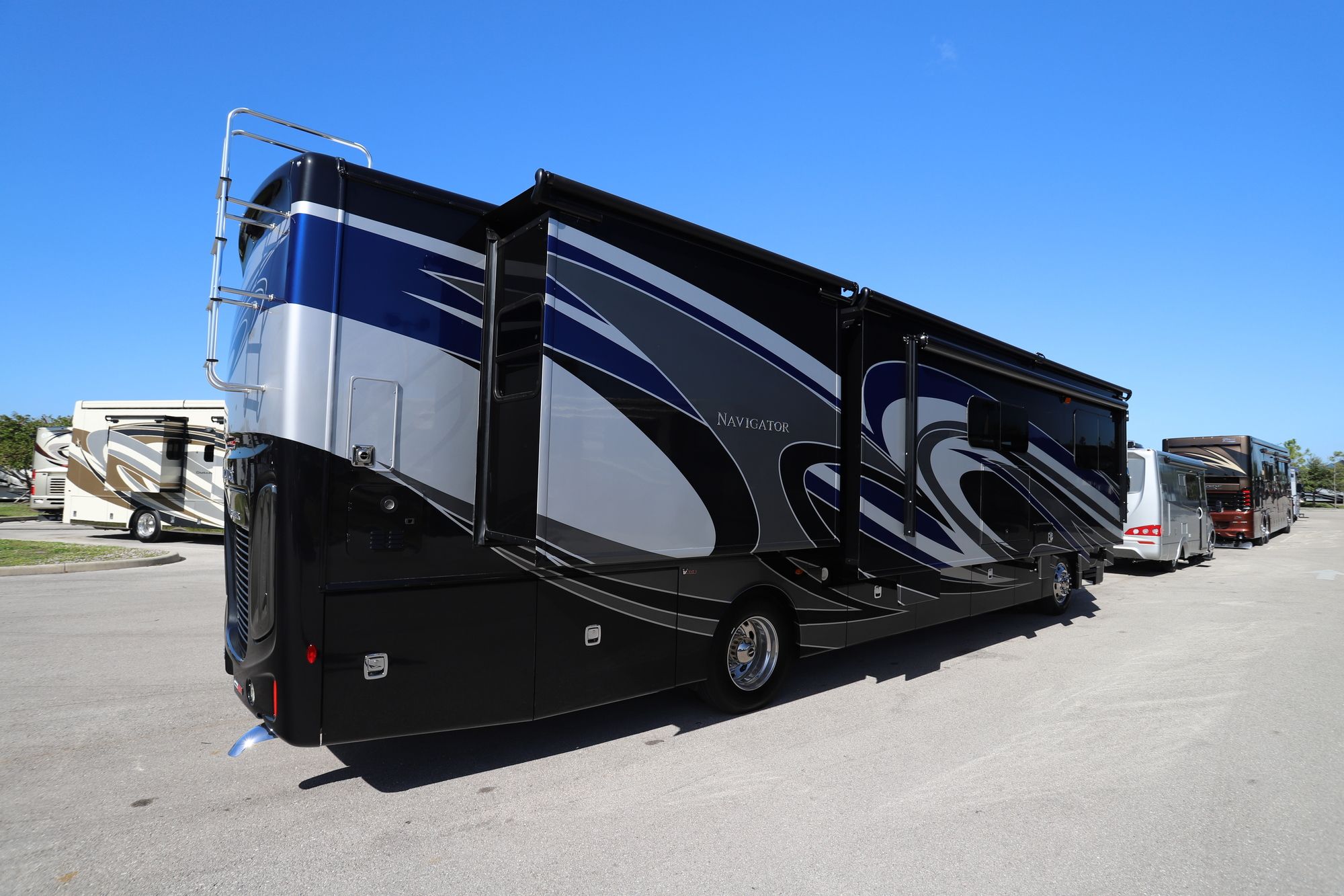 Used 2019 Holiday Rambler Navigator 38F Class A  For Sale