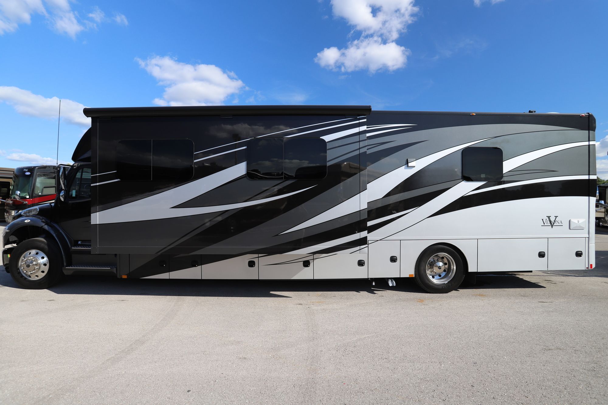 New 2020 Renegade Rv Verona 40VRB Super C  For Sale