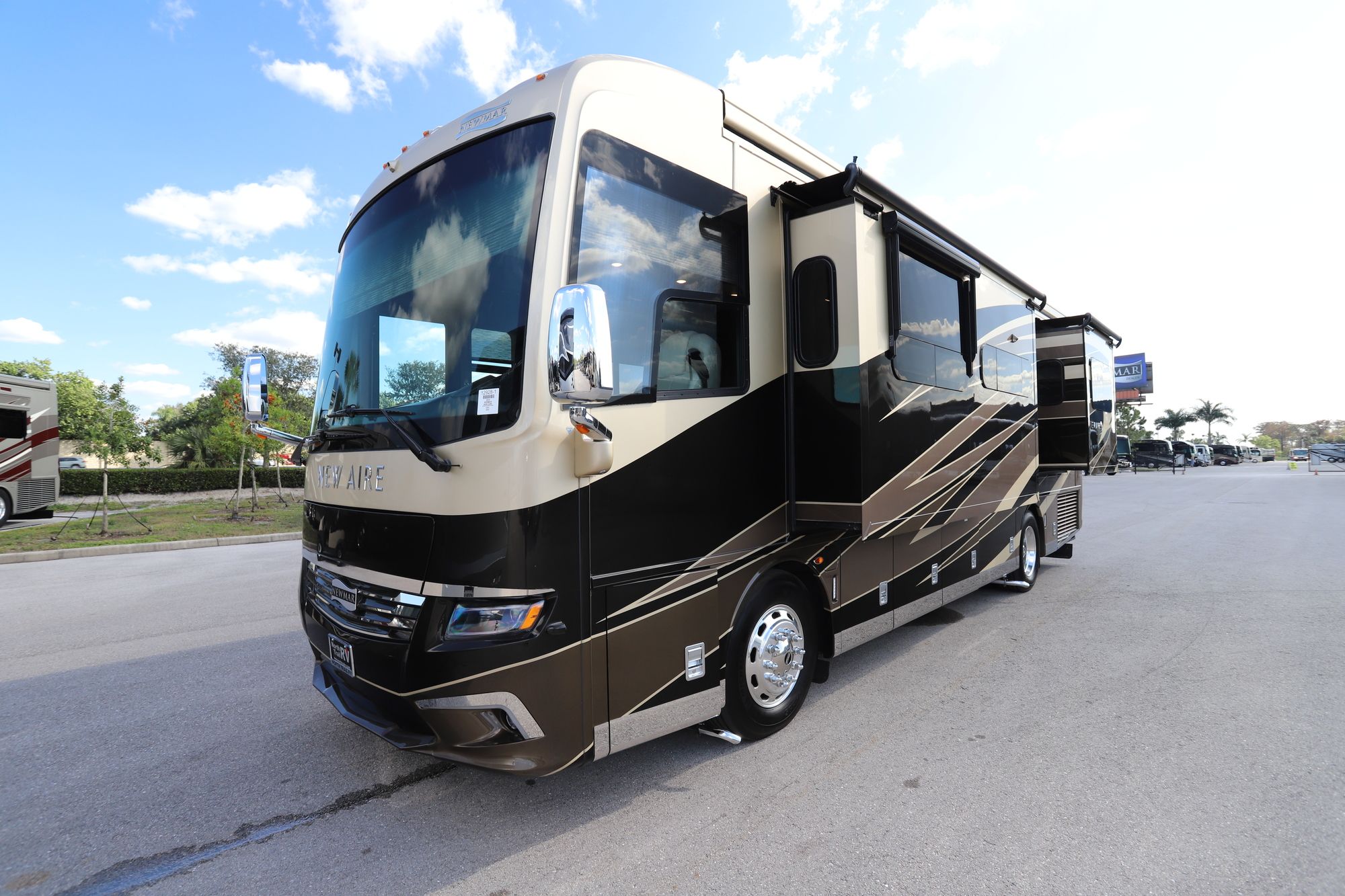 Used 2018 Newmar New Aire 3341 Class A  For Sale